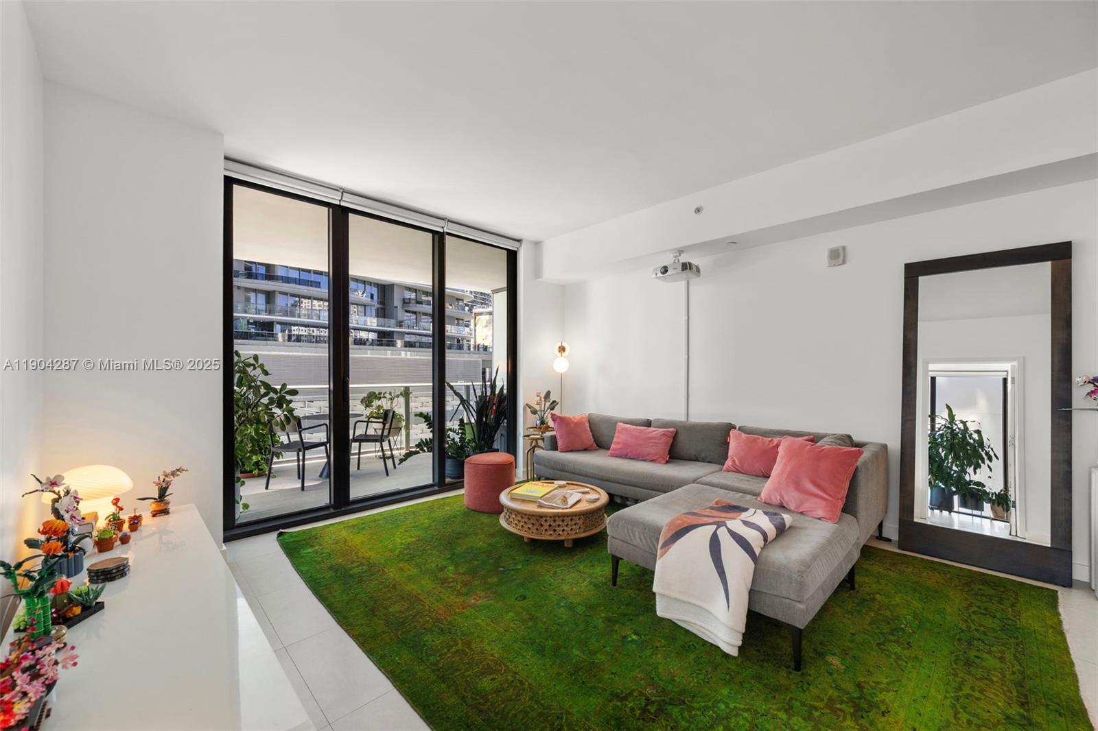 1010 Brickell Ave # 1706