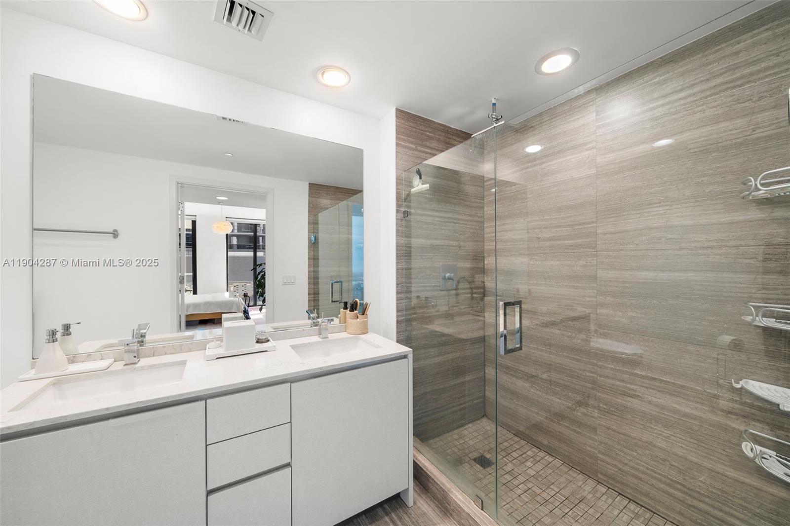 1010 Brickell Ave # 1706