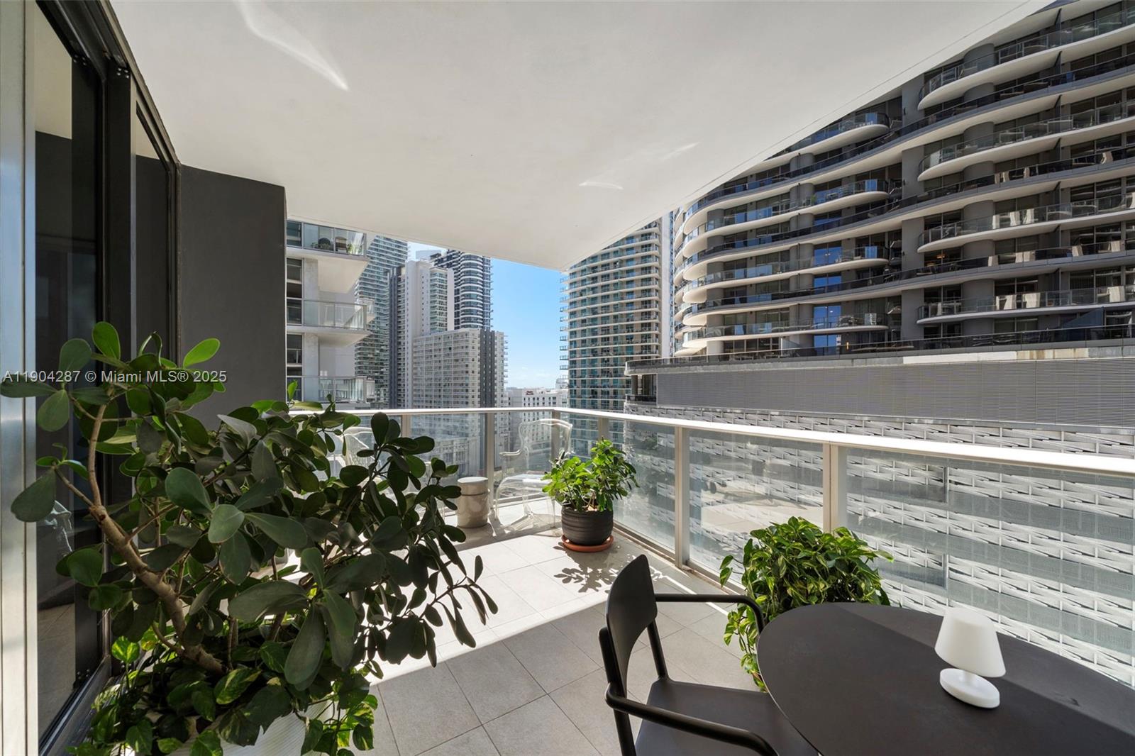 1010 Brickell Ave # 1706