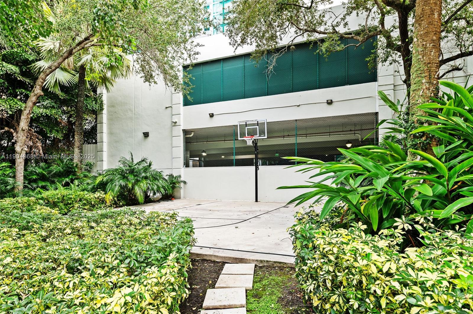 2645 S Bayshore Dr # 1201