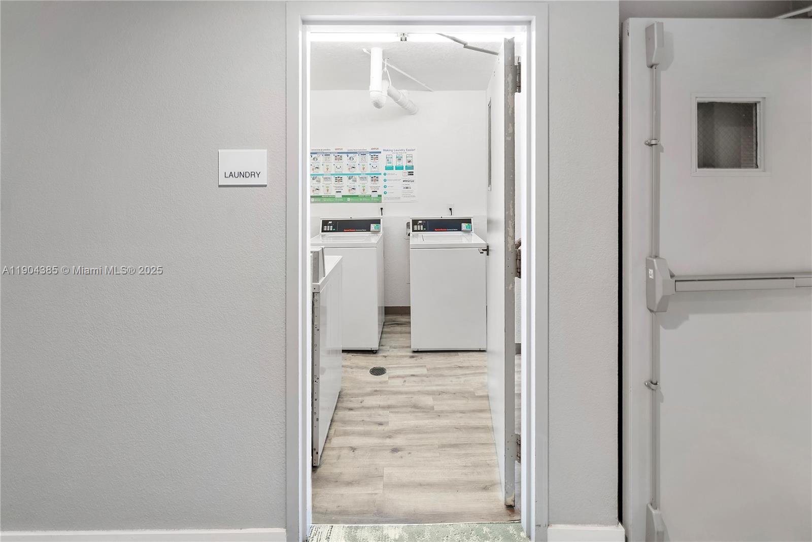 2555 Collins Ave # 904