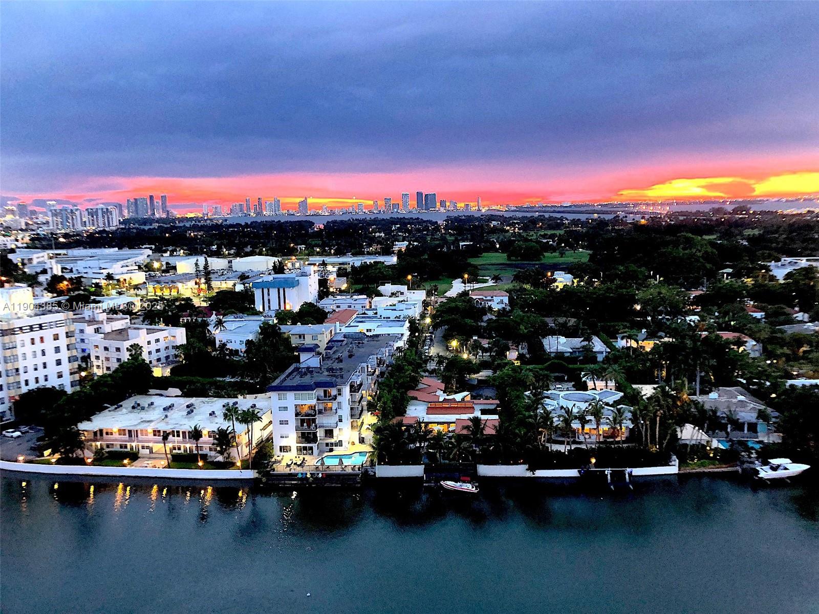 2555 Collins Ave # 904