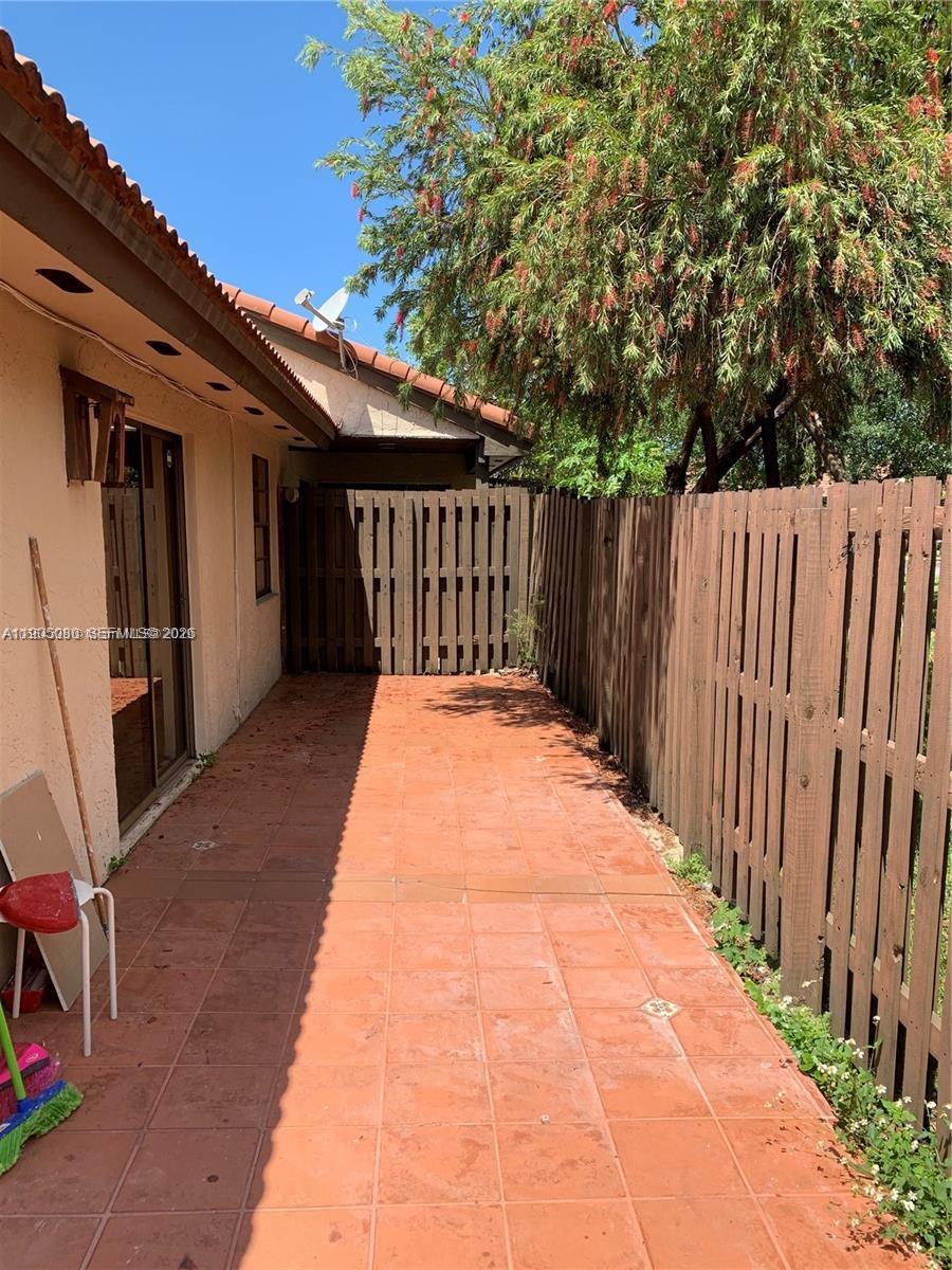 4855 SW 152nd Ct # 44 Unit: F-44