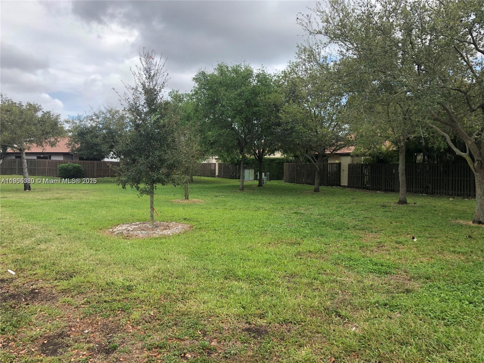 4855 SW 152nd Ct # 44 Unit: F-44