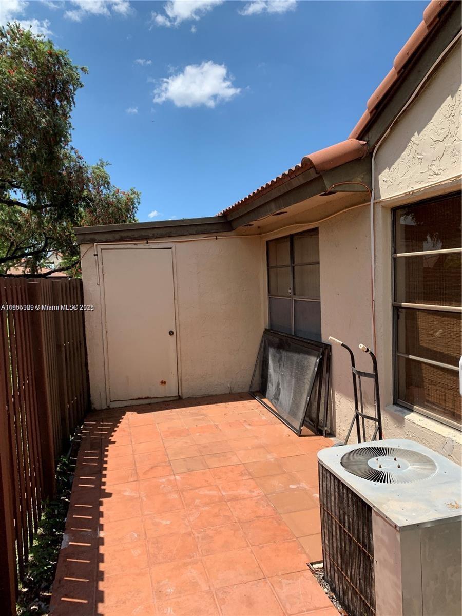 4855 SW 152nd Ct # 44 Unit: F-44