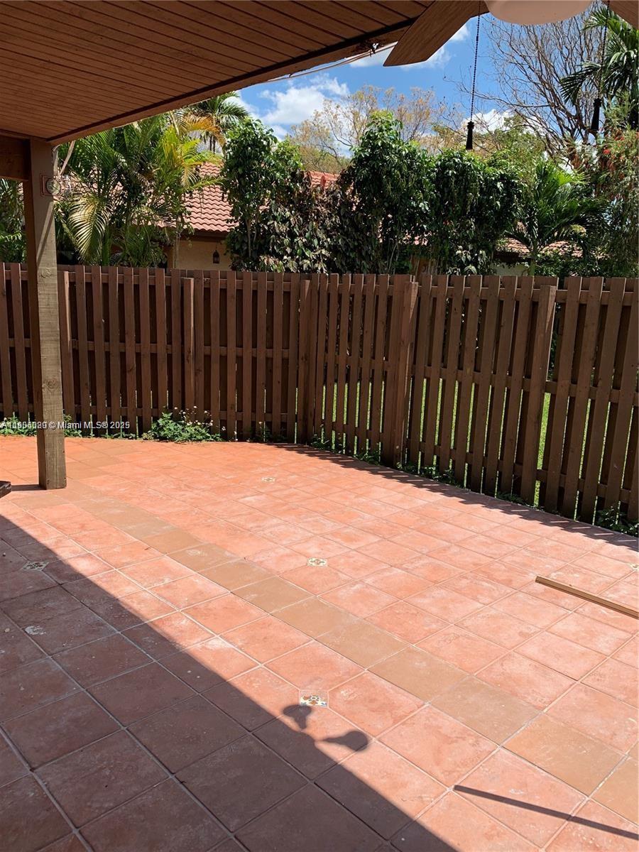 4855 SW 152nd Ct # 44 Unit: F-44