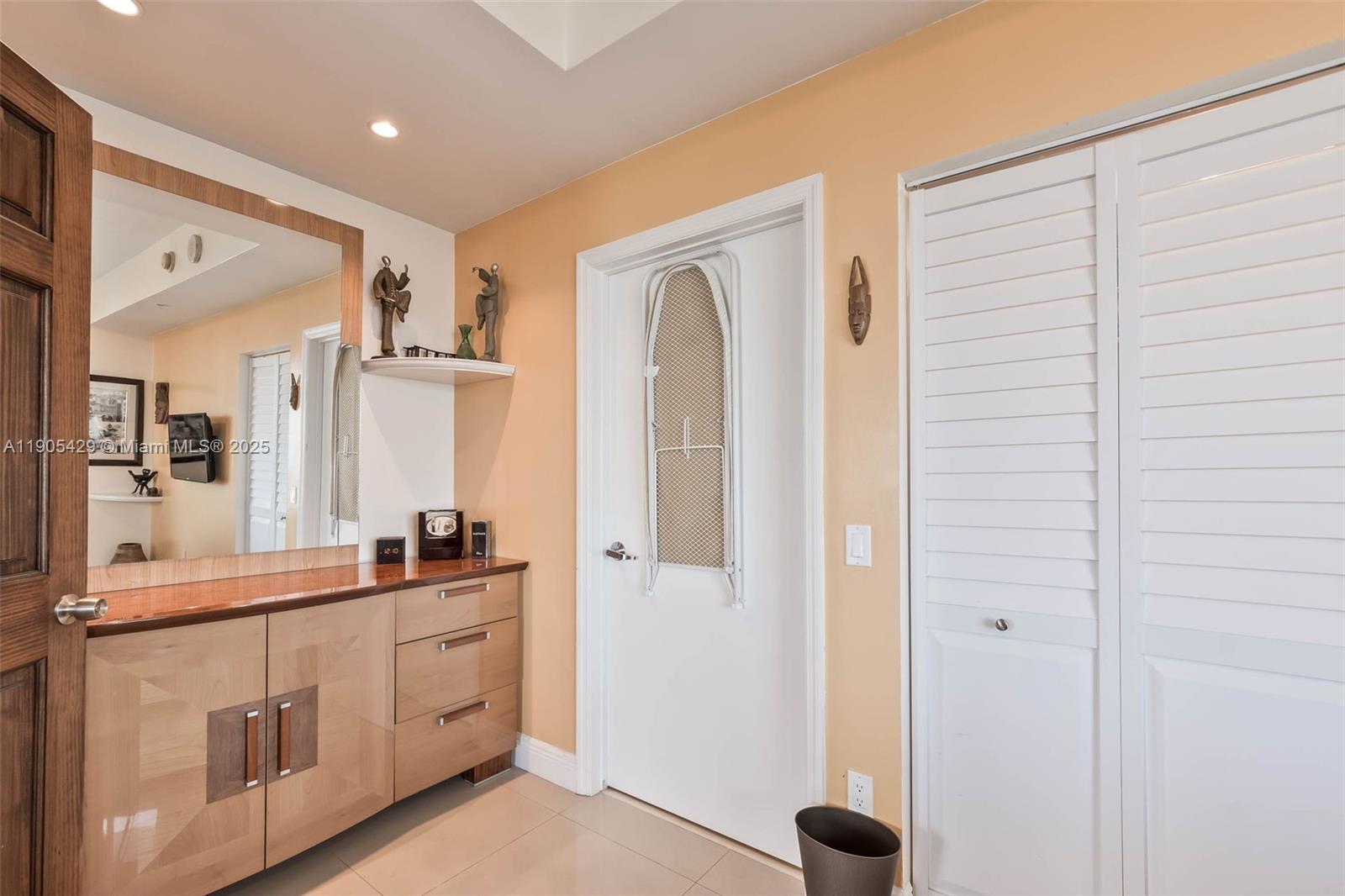 60 SW 13th St # 3401