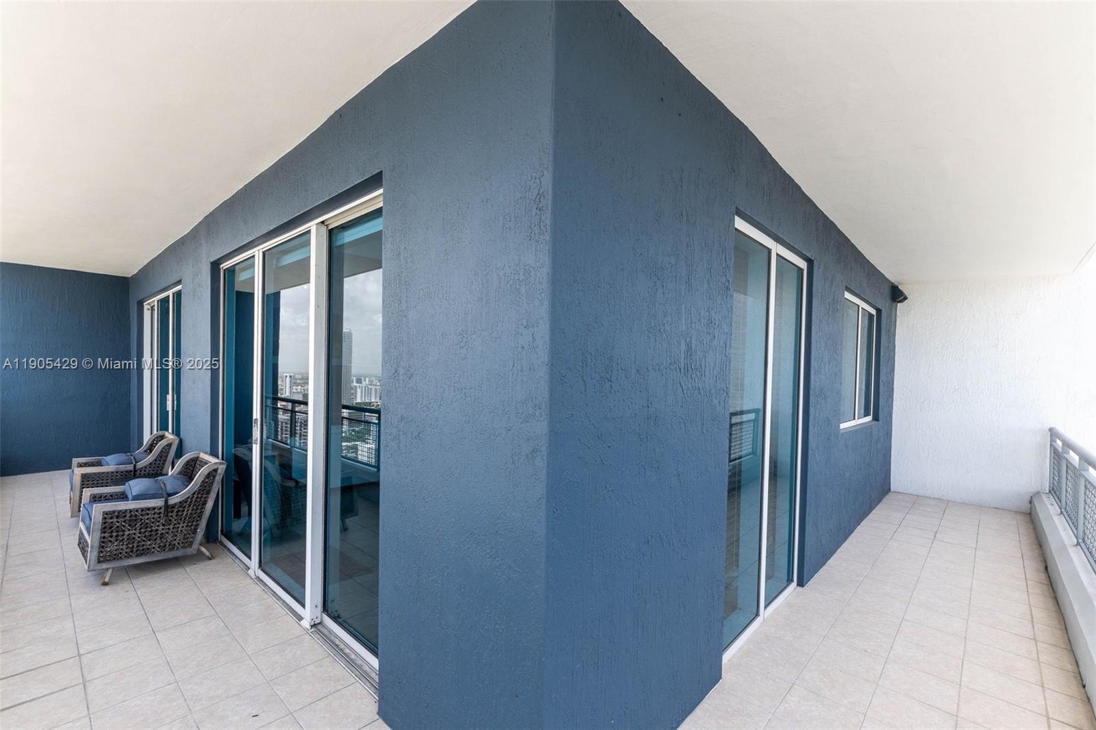 60 SW 13th St # 3401