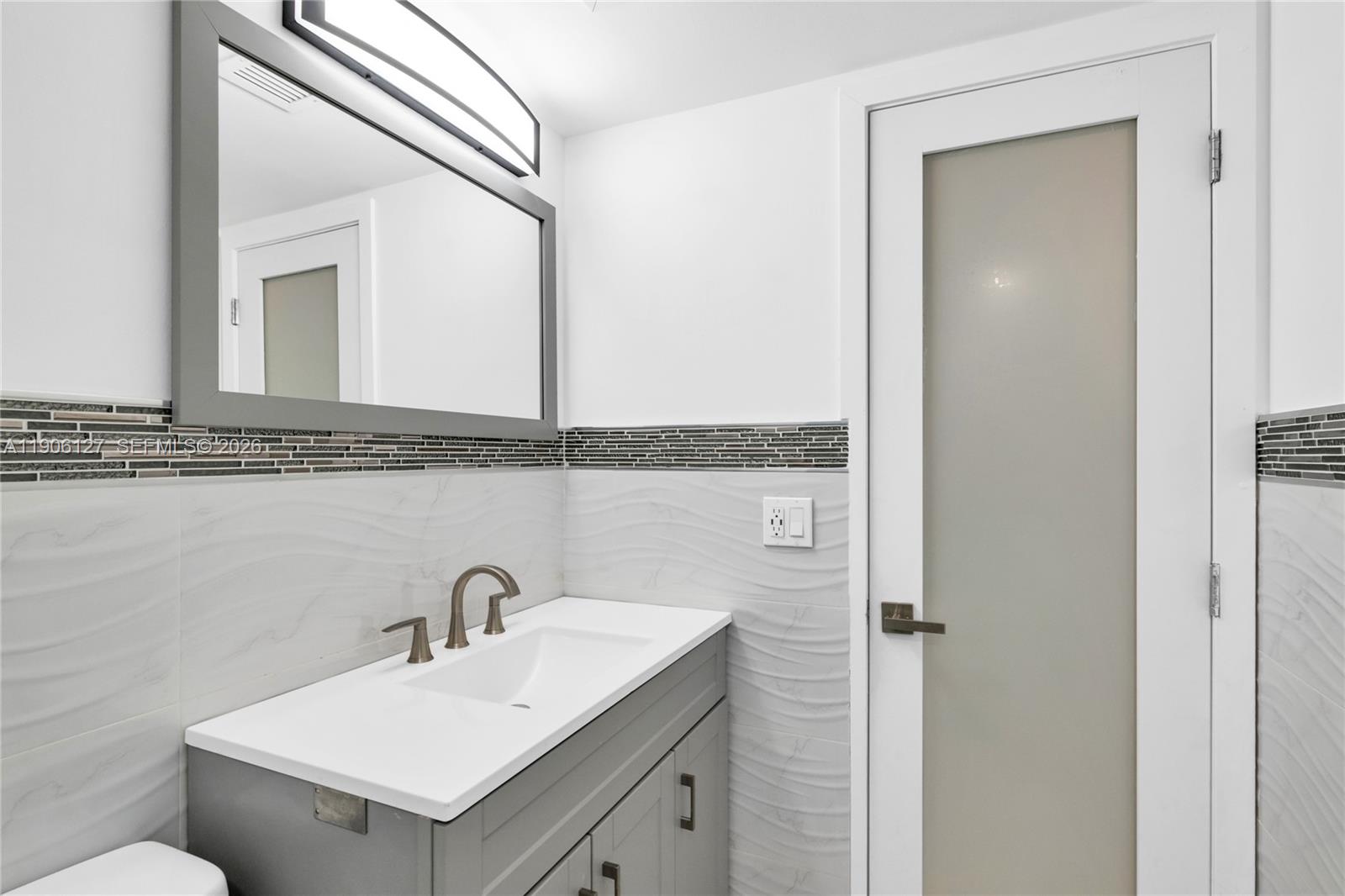  Unit: 1516W