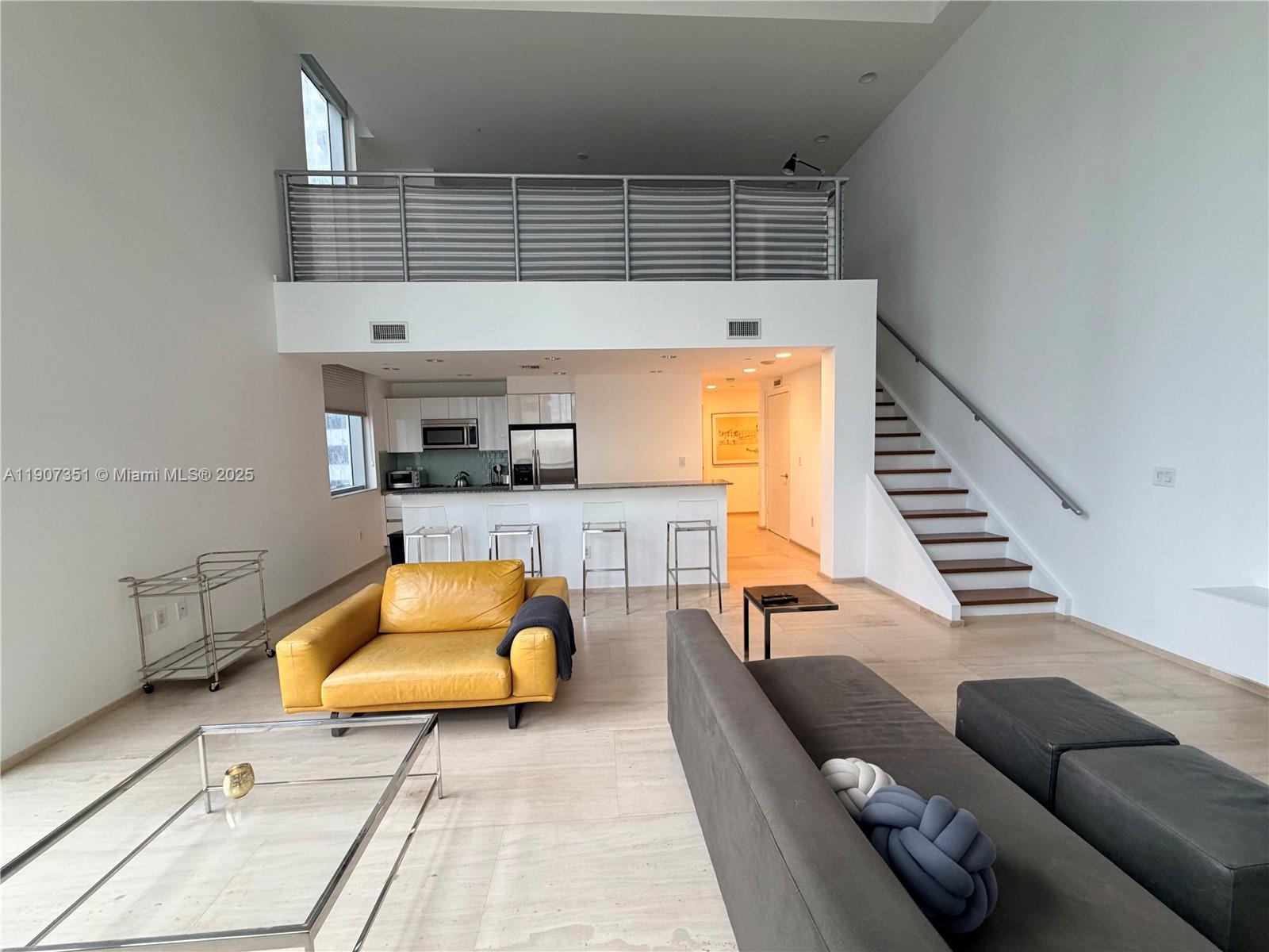 1060 Brickell Ave # 613