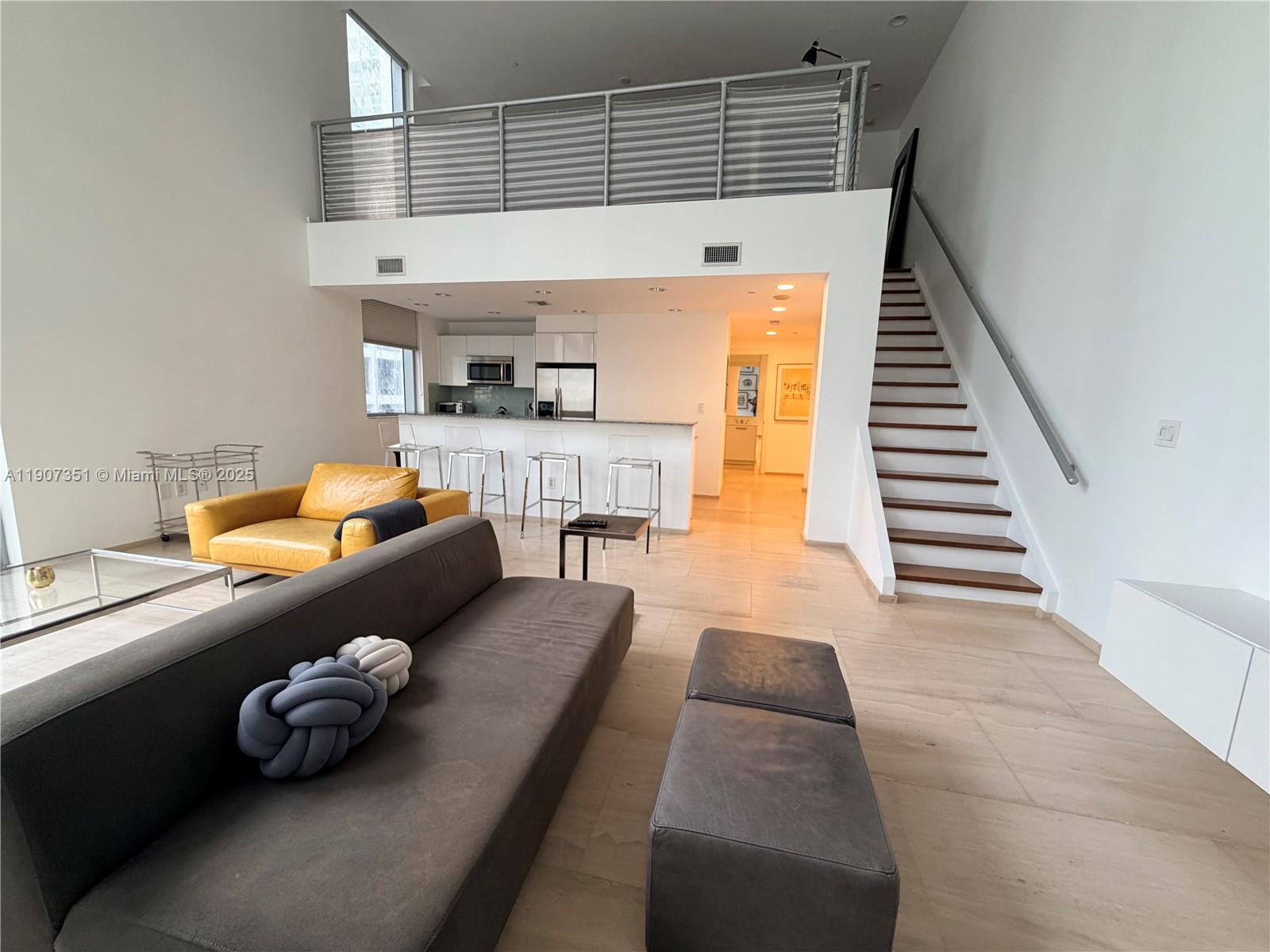 1060 Brickell Ave # 613