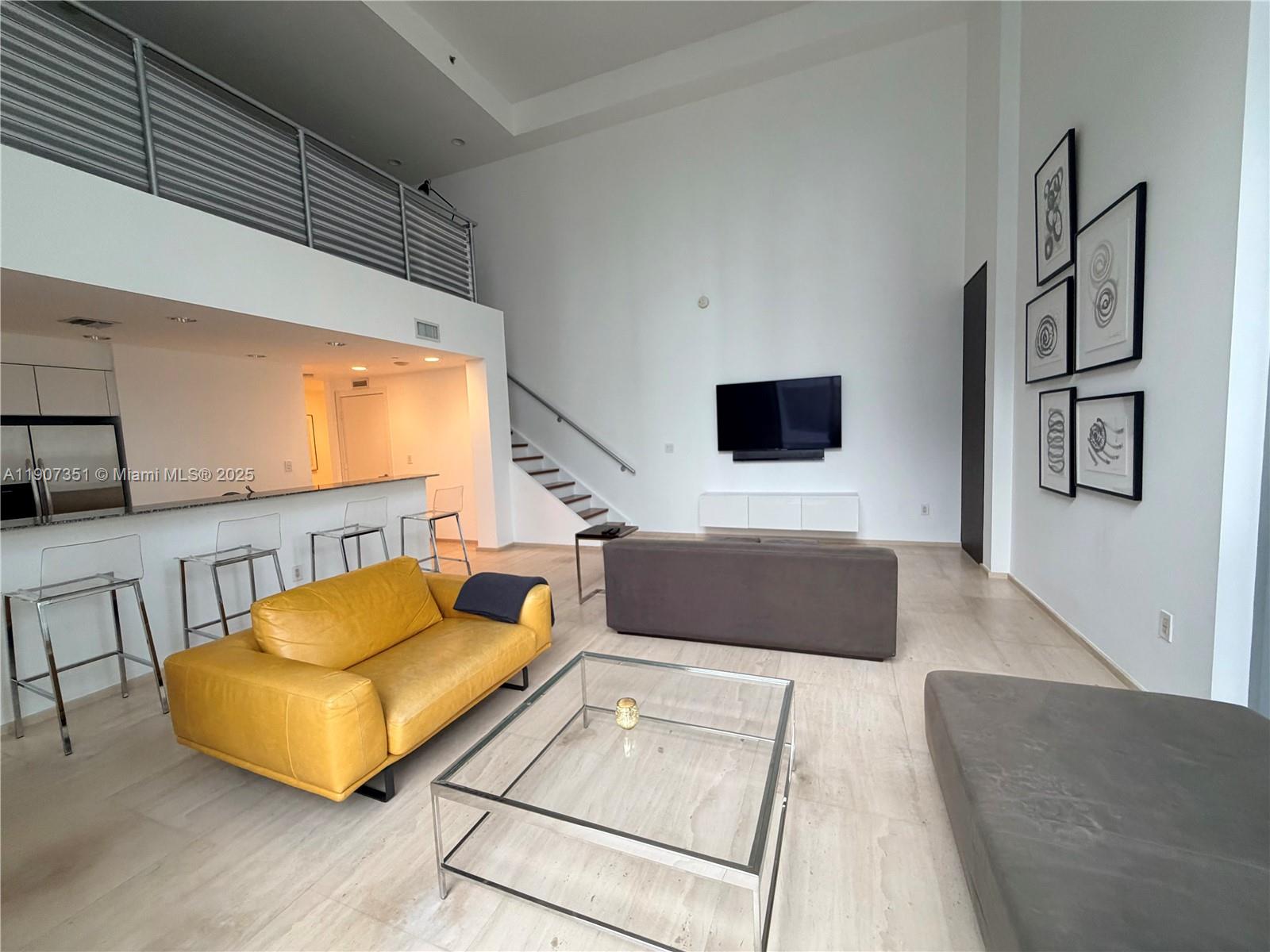 1060 Brickell Ave # 613