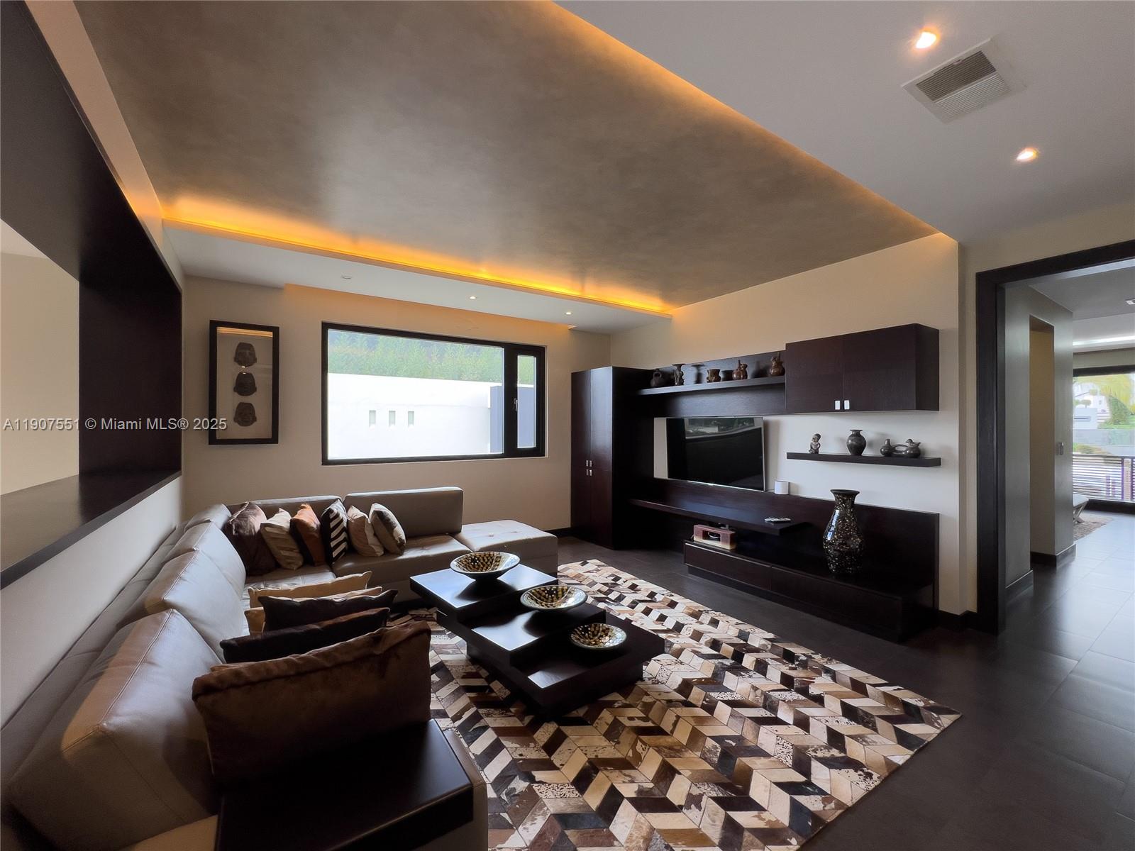 Via A Tanda Urban Rincon Del Valle