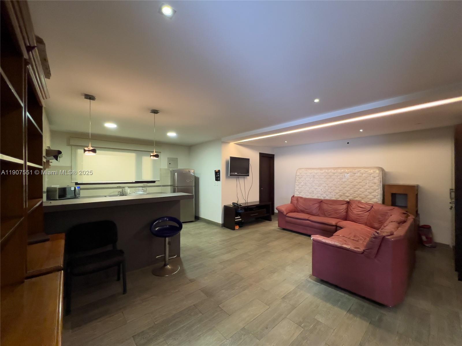 Via A Tanda Urban Rincon Del Valle