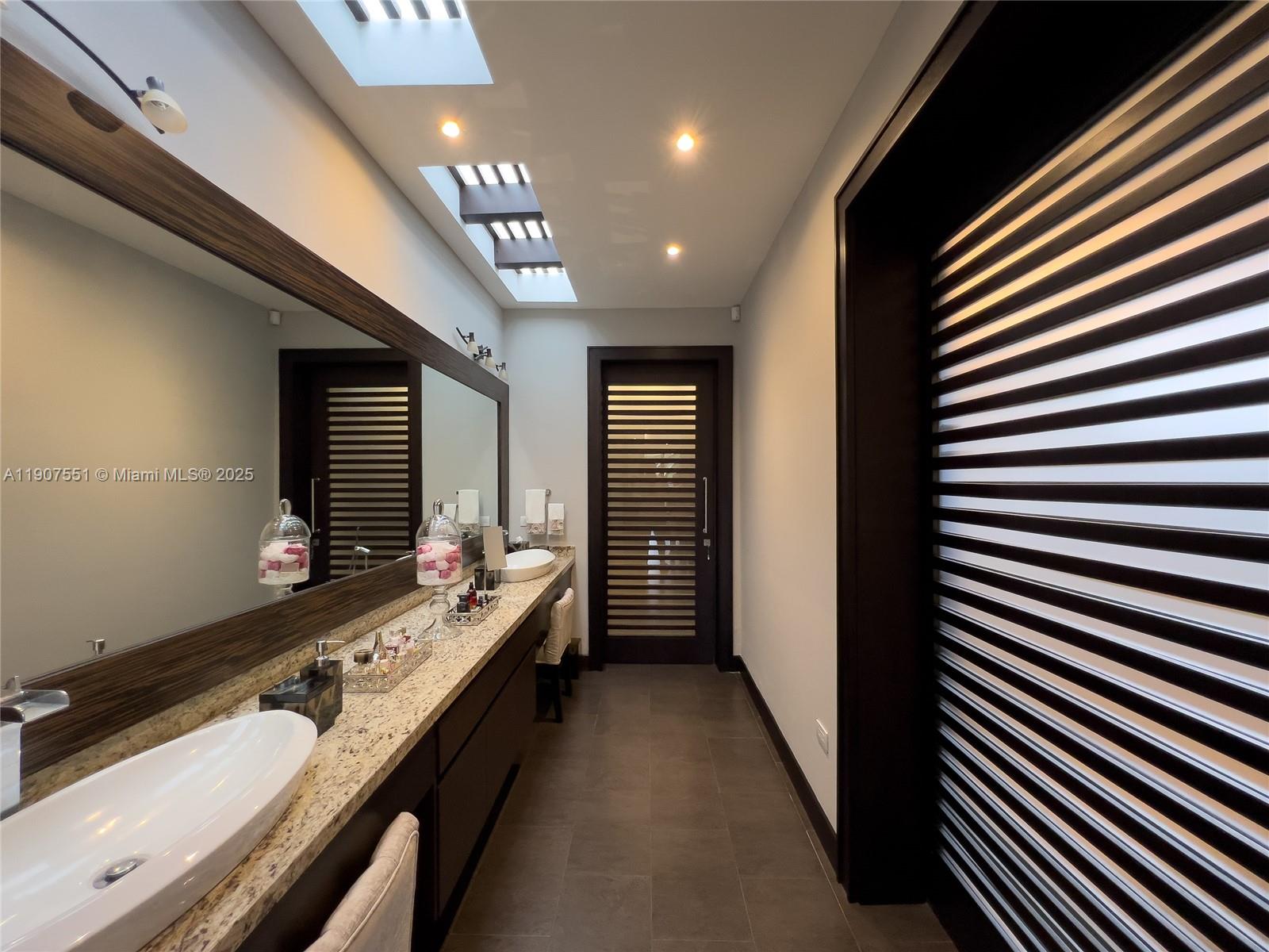 Via A Tanda Urban Rincon Del Valle