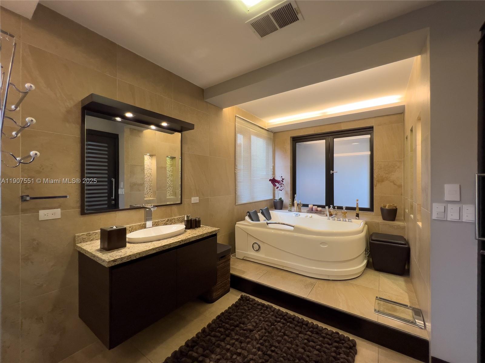 Via A Tanda Urban Rincon Del Valle