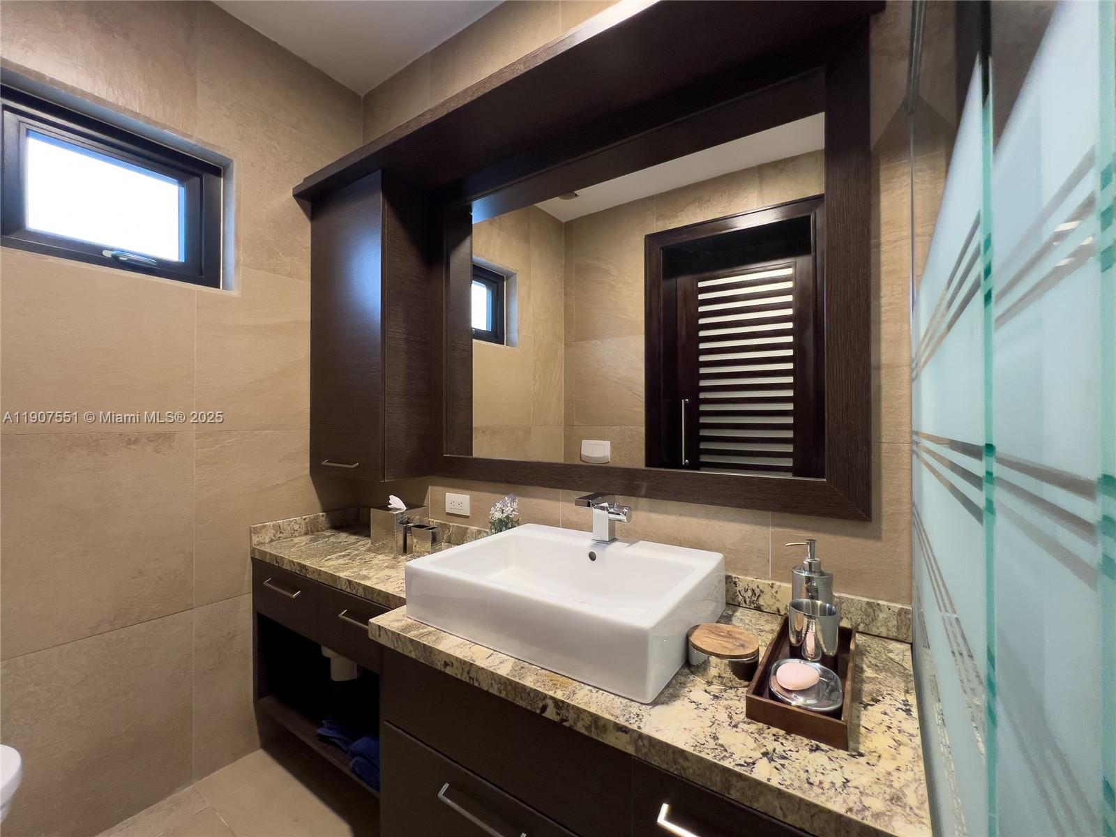 Via A Tanda Urban Rincon Del Valle