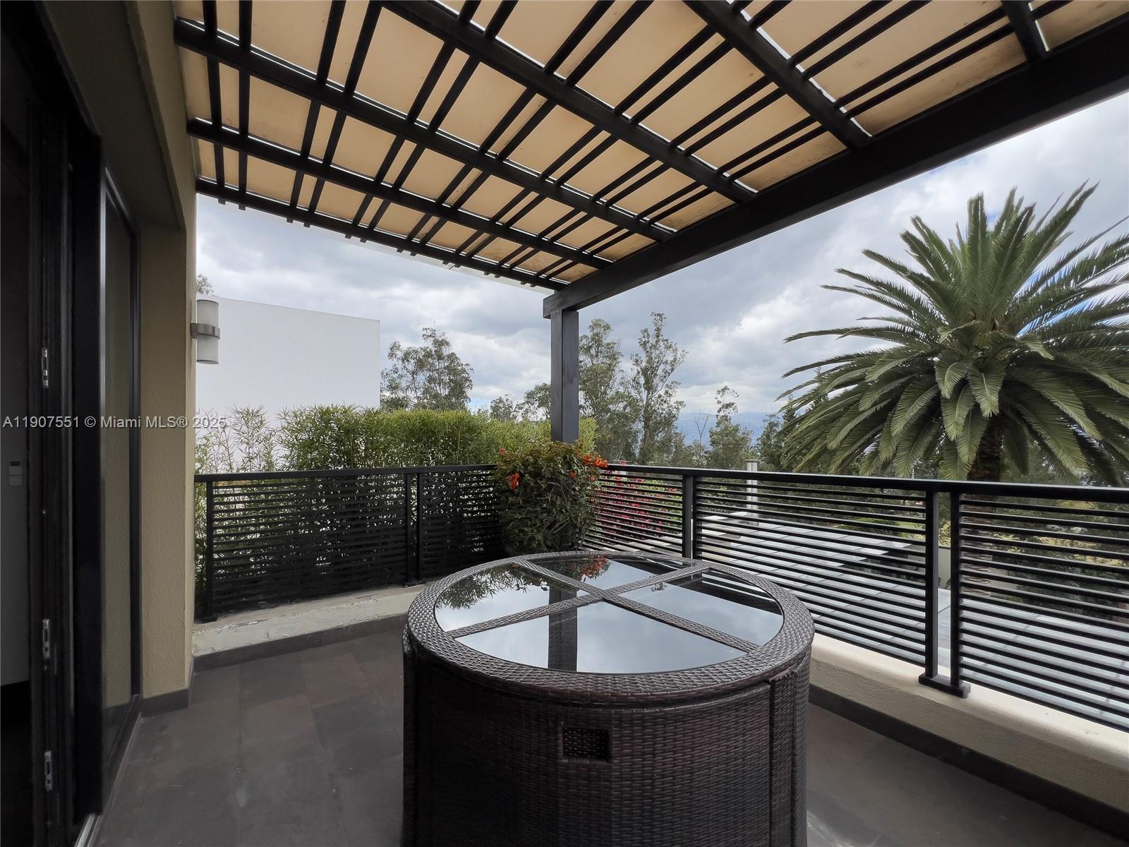 Via A Tanda Urban Rincon Del Valle