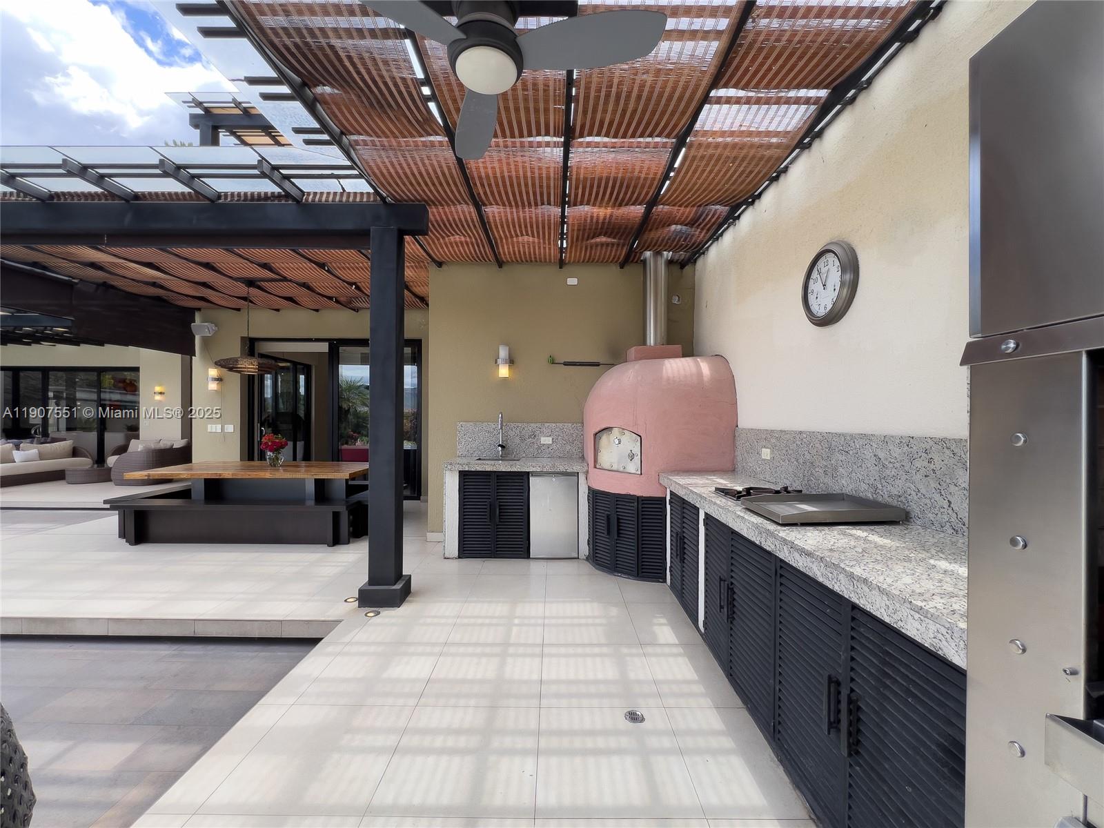 Via A Tanda Urban Rincon Del Valle