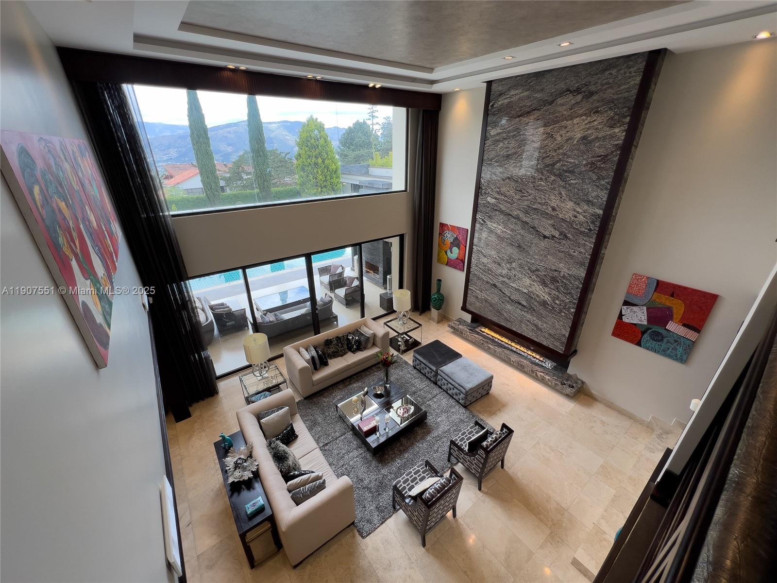 Via A Tanda Urban Rincon Del Valle