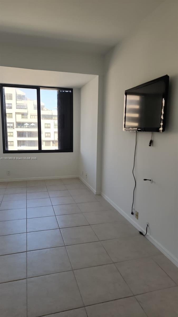 201 CRANDON BL # 936