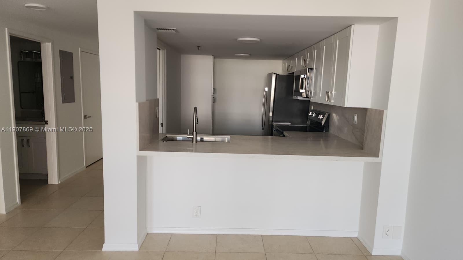 201 CRANDON BL # 936