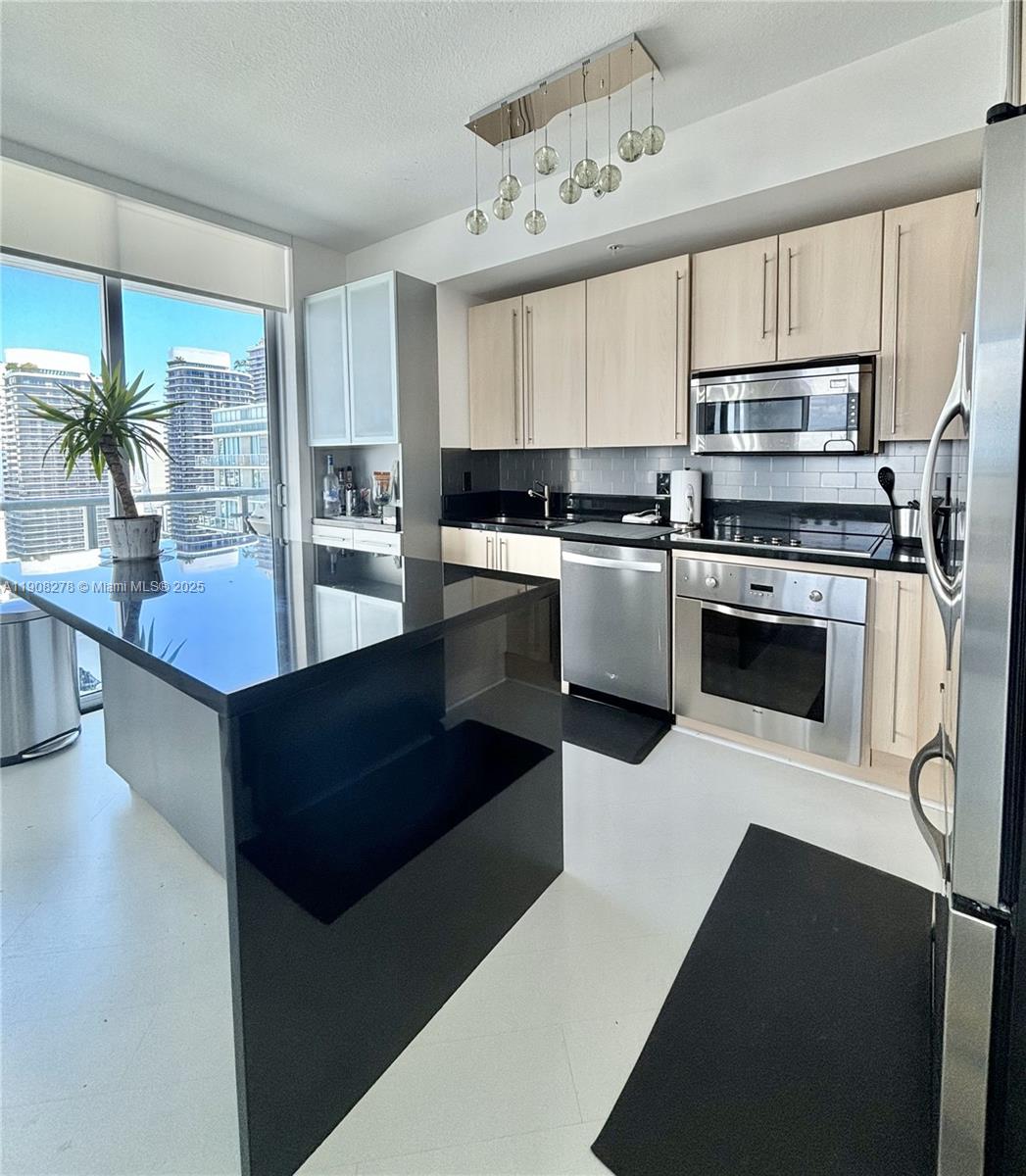 79 SW 12th St Unit: 4012-S