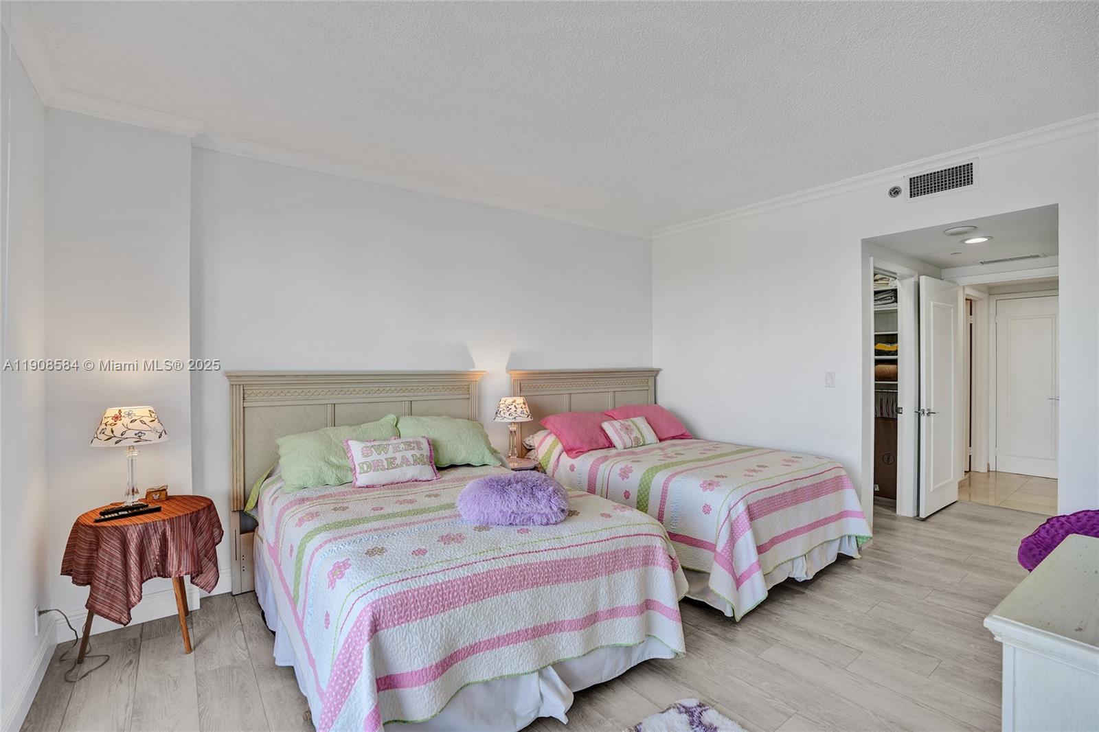 2000 Island Blvd # 1710