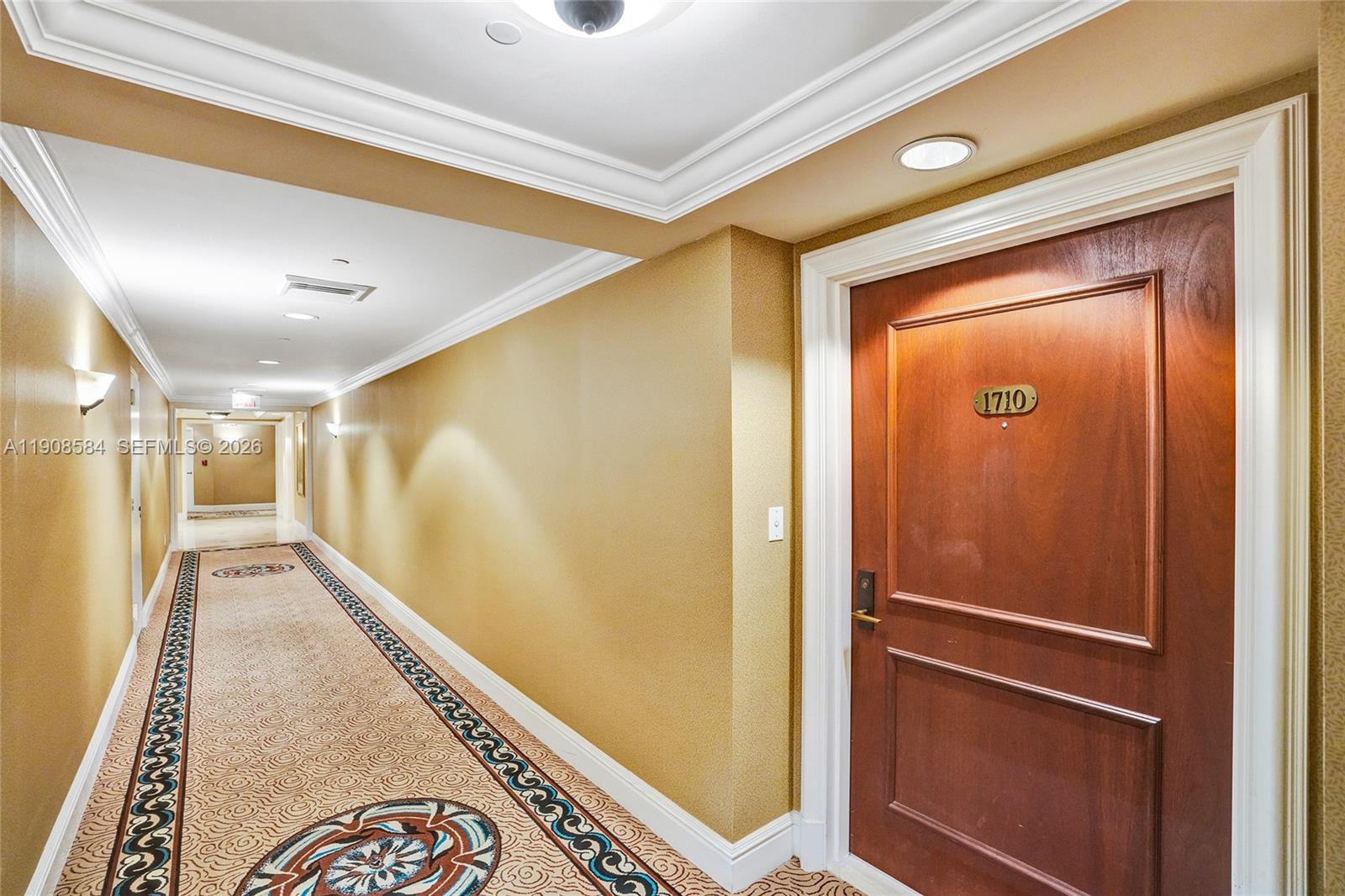 2000 Island Blvd # 1710