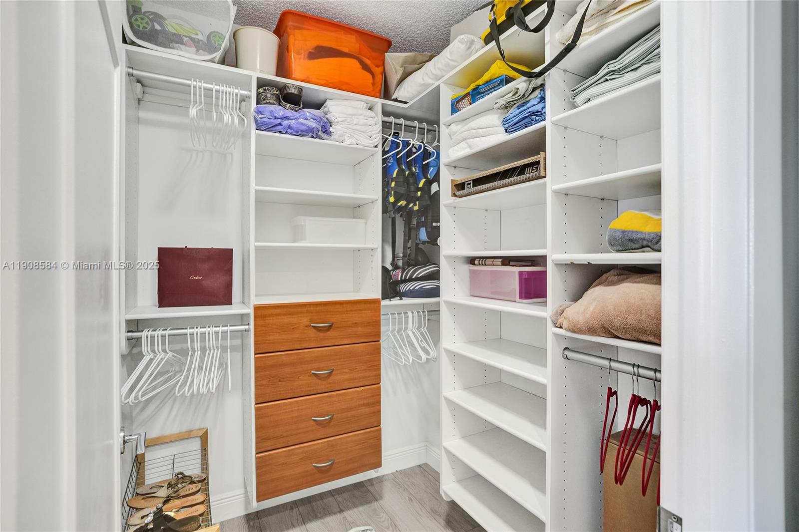 2000 Island Blvd # 1710