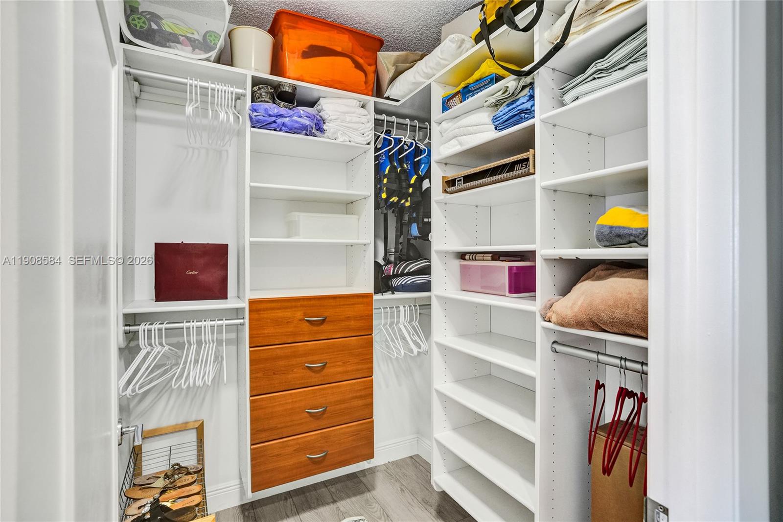 2000 Island Blvd # 1710