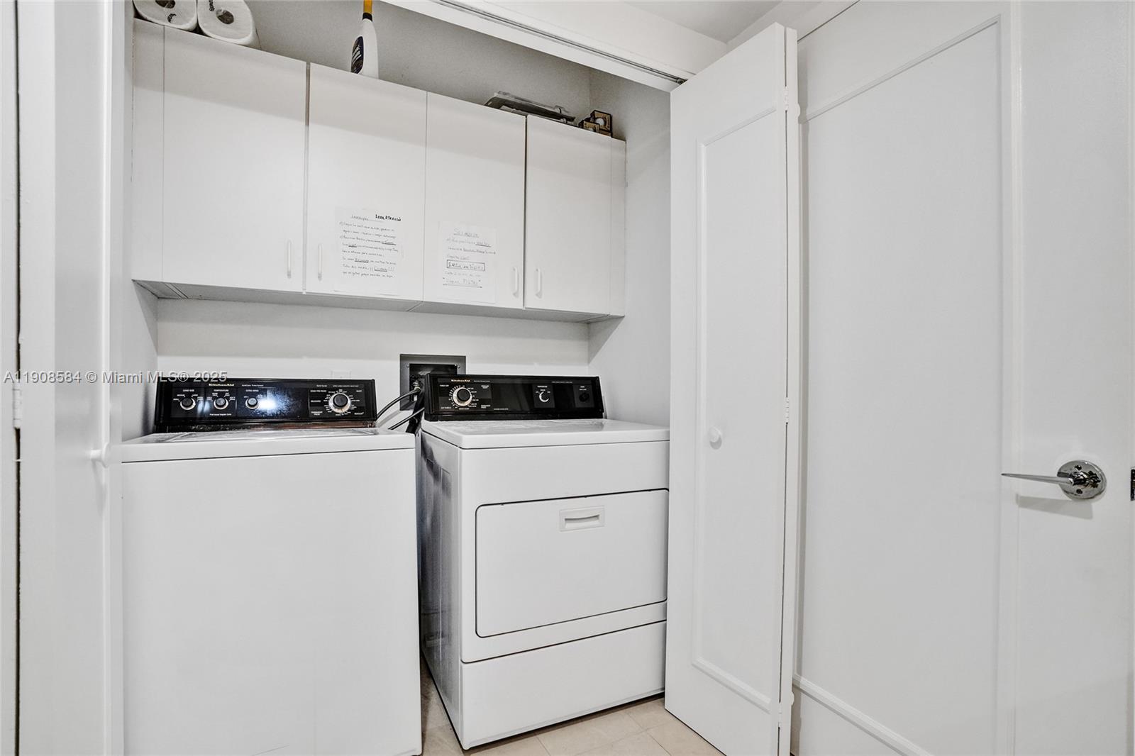 2000 Island Blvd # 1710