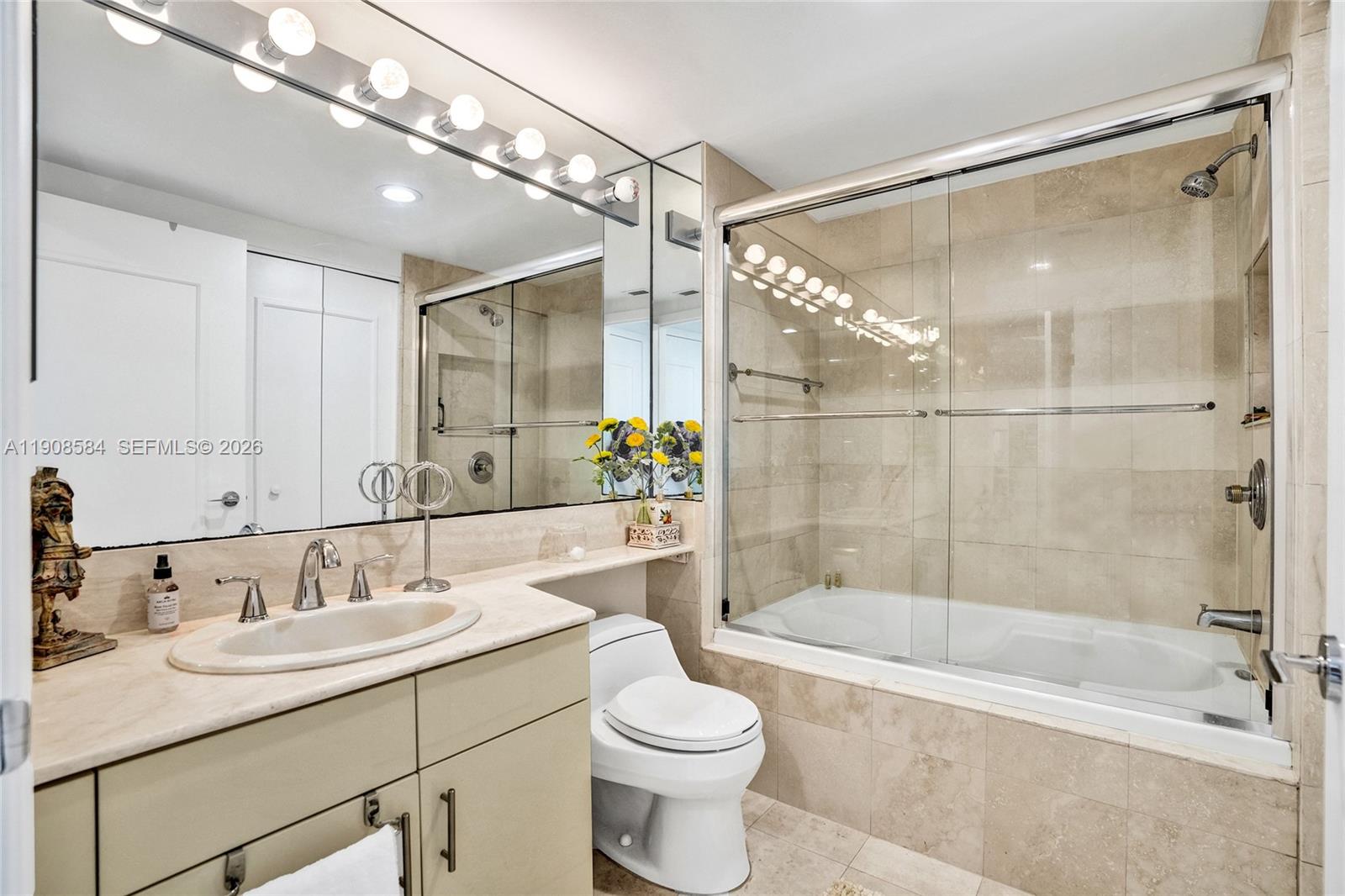 2000 Island Blvd # 1710