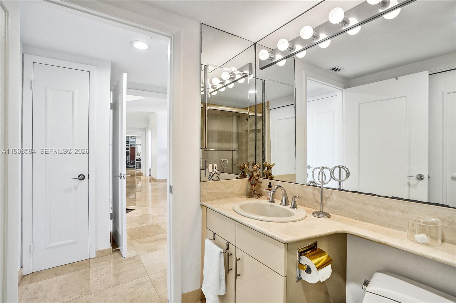 2000 Island Blvd # 1710