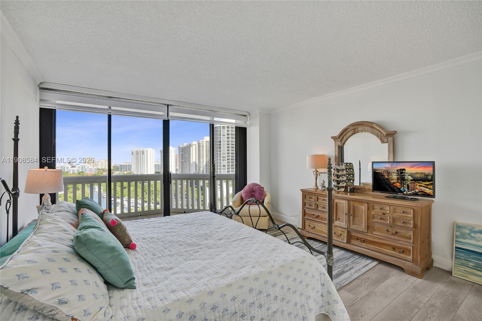 2000 Island Blvd # 1710