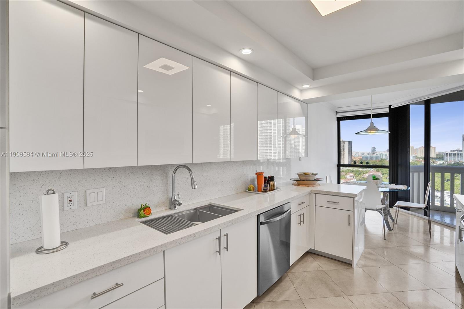 2000 Island Blvd # 1710