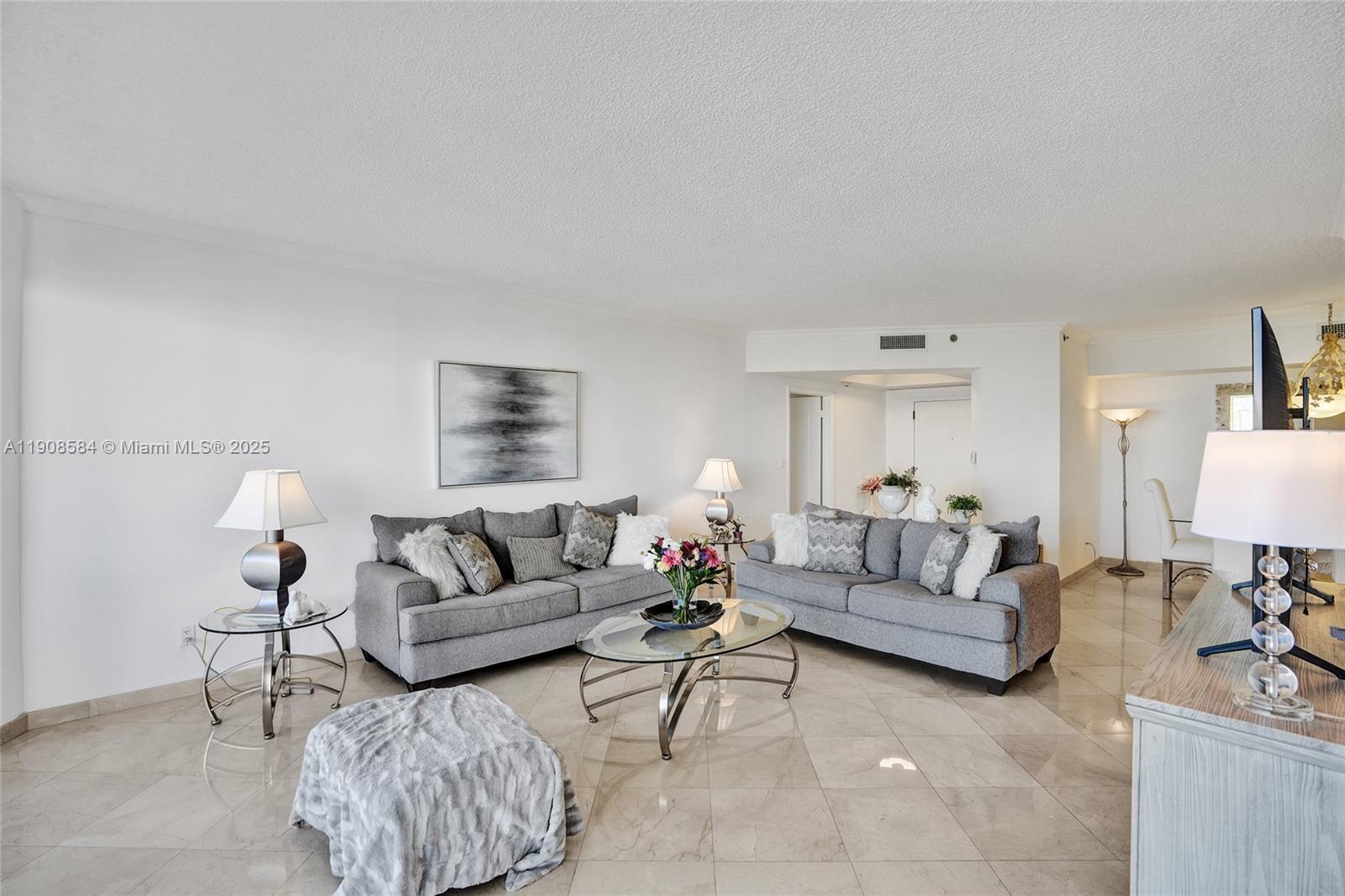 2000 Island Blvd # 1710