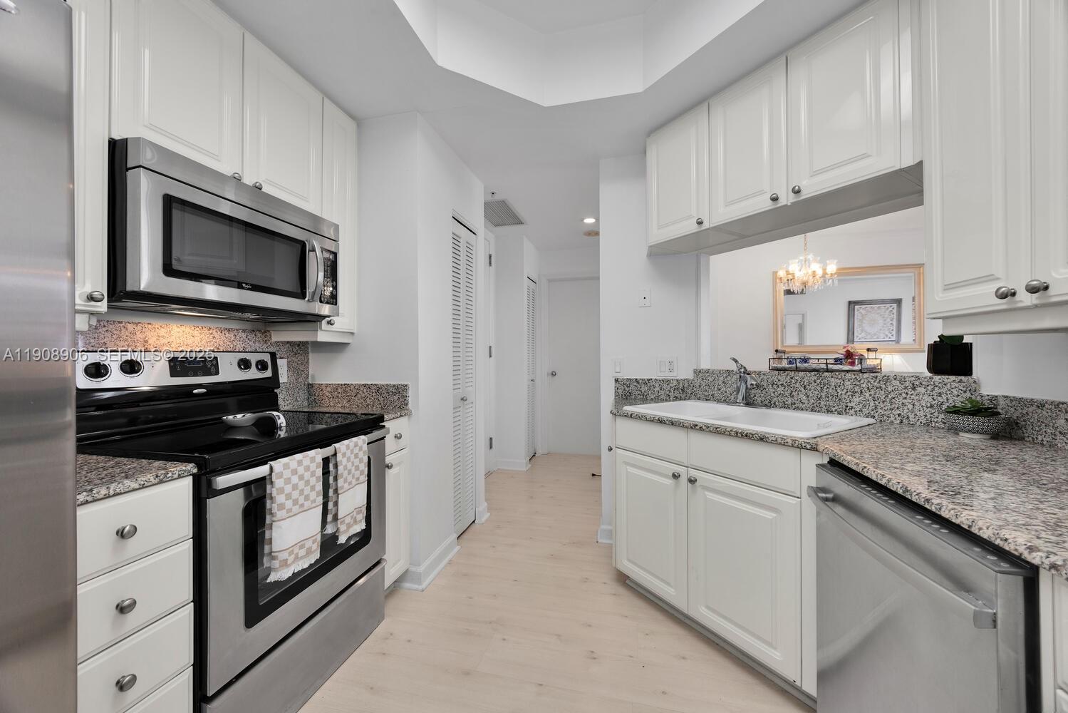 888 Brickell Key Dr # 1001