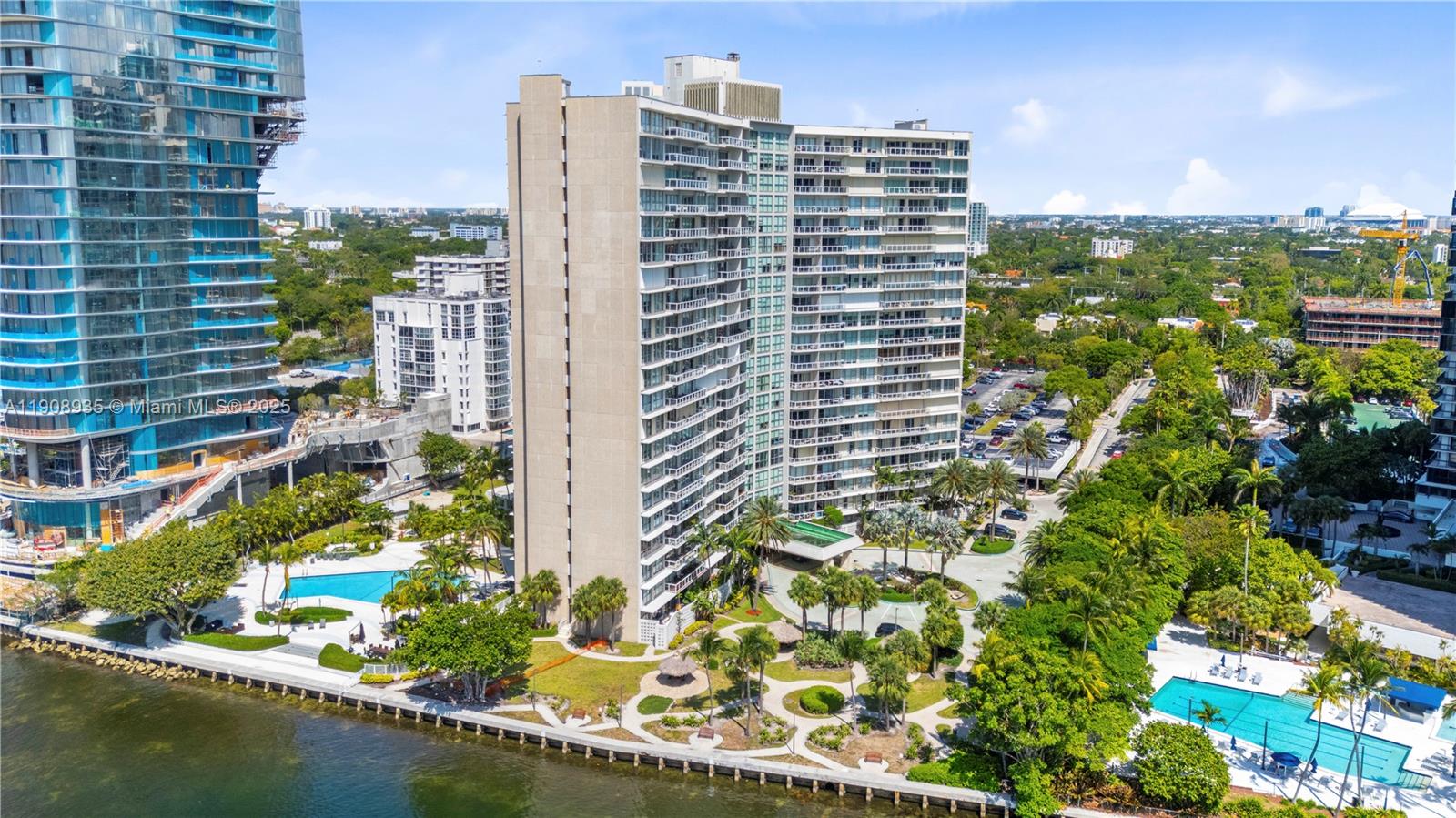 2451 Brickell Ave # 16K