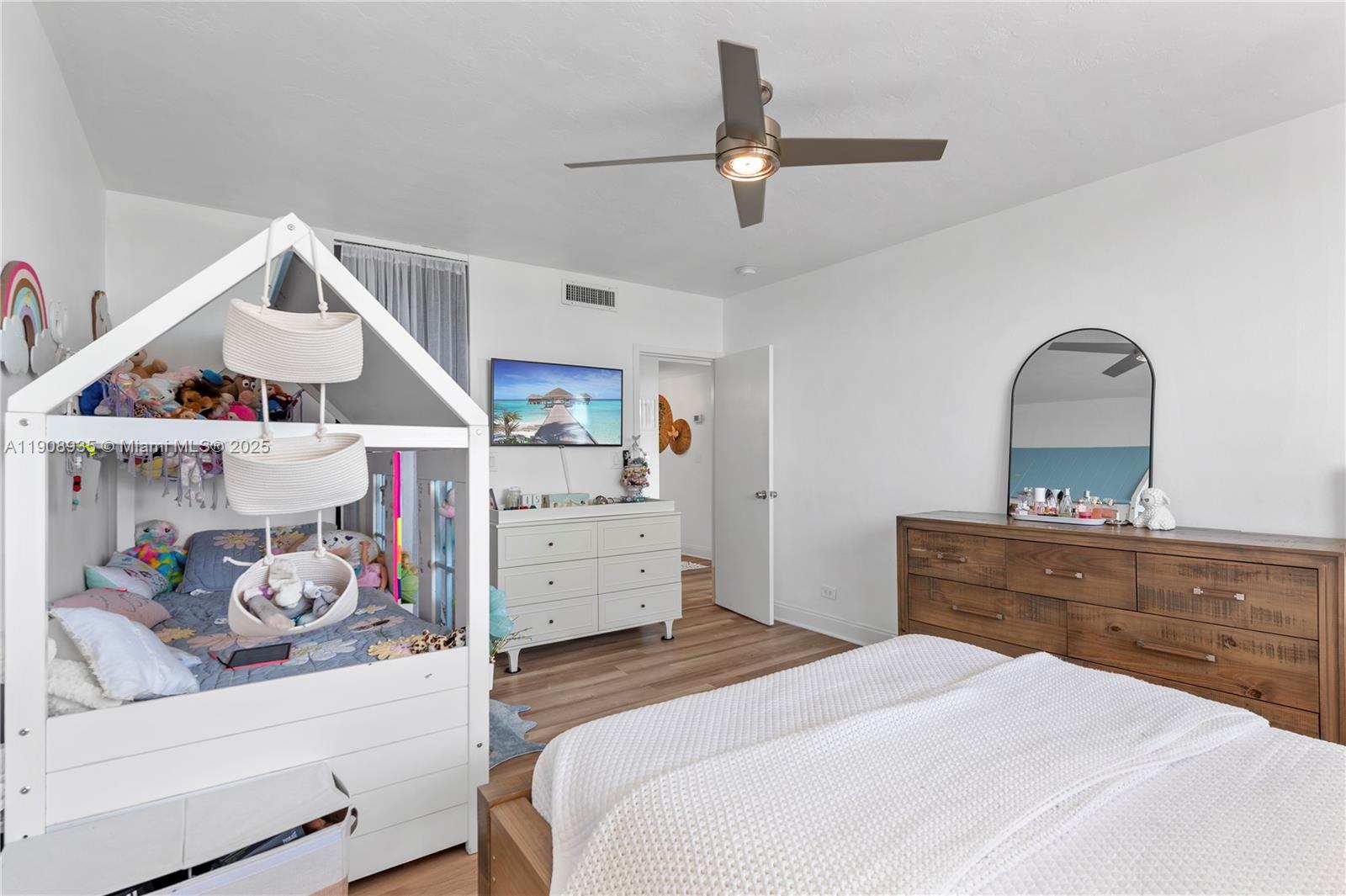 2451 Brickell Ave # 16K