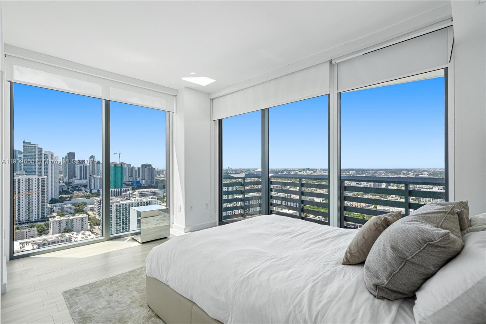 460 NE 28th St # 3508