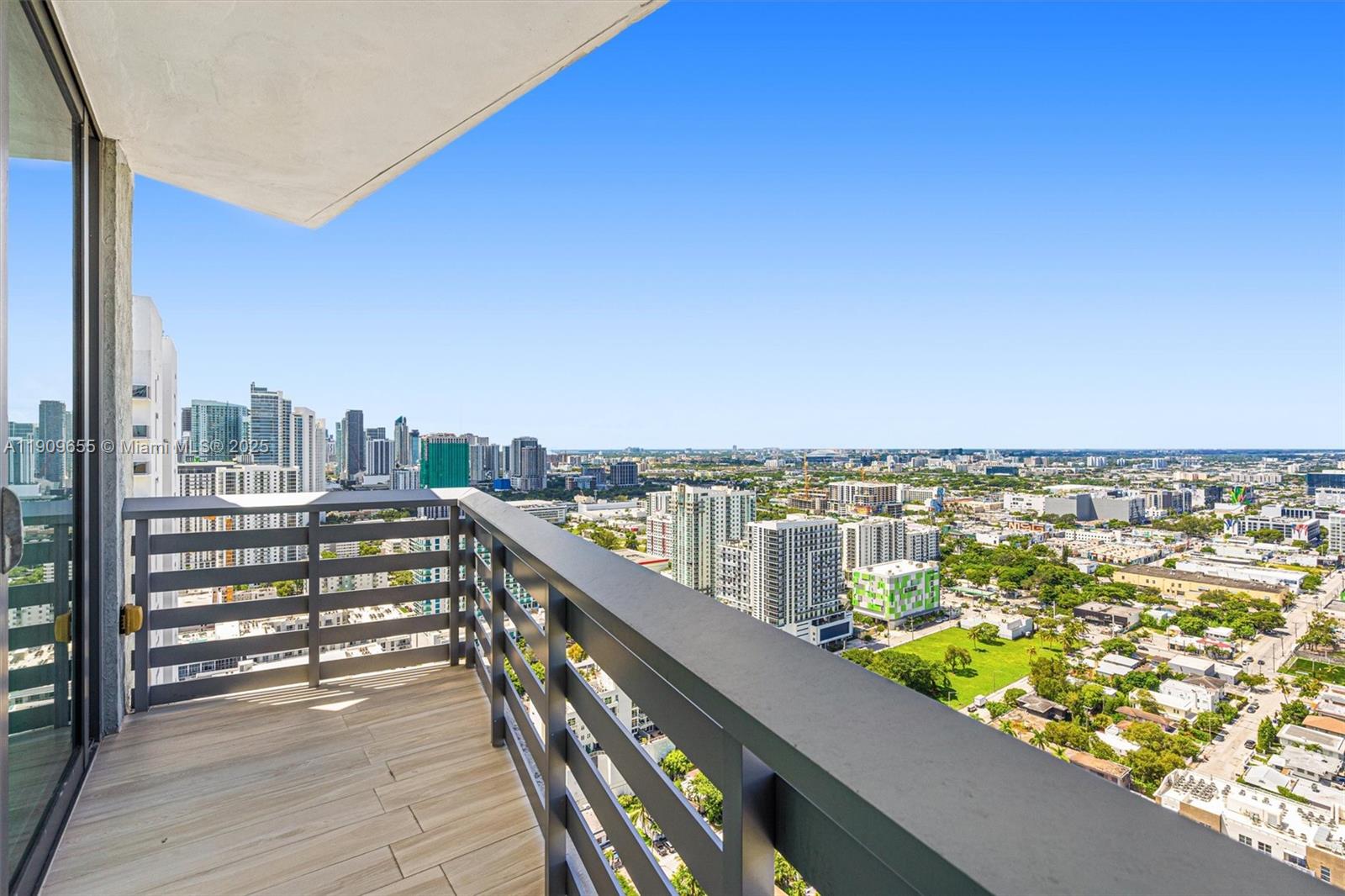 460 NE 28th St # 3508