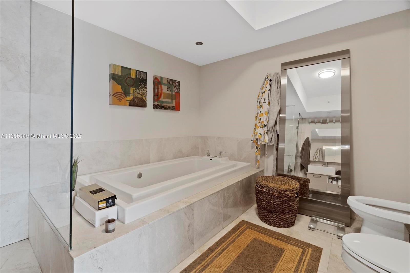 218 SE 14th St # 1003