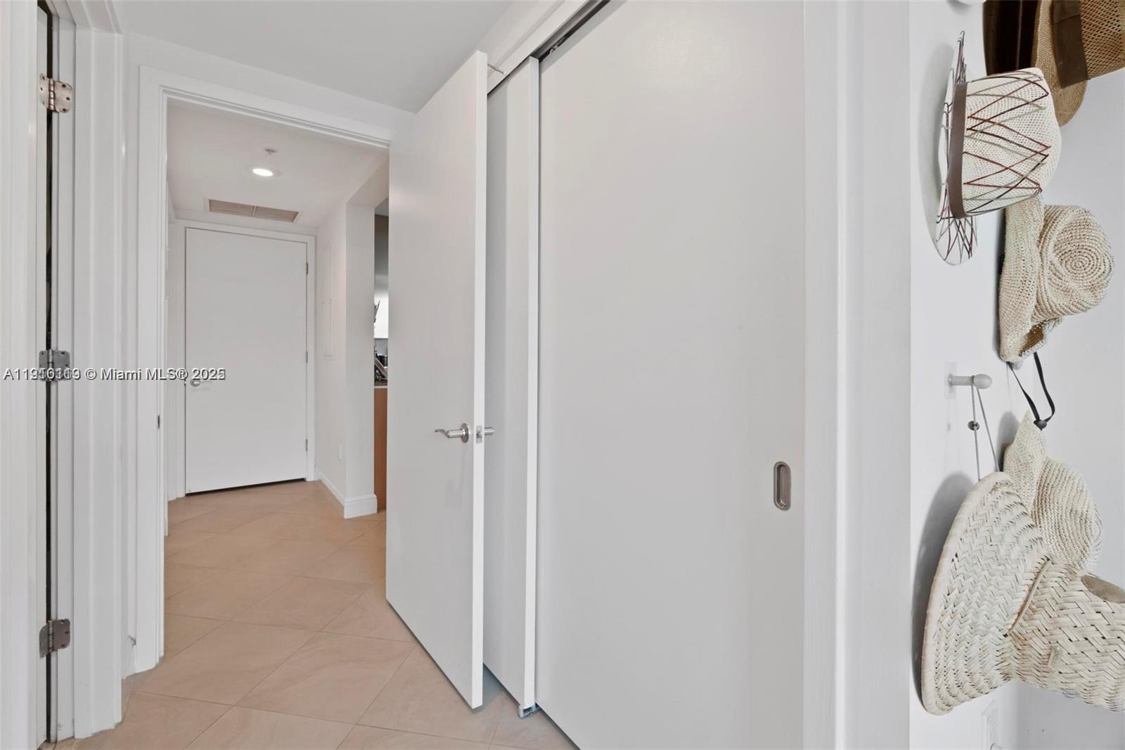 218 SE 14th St # 1003