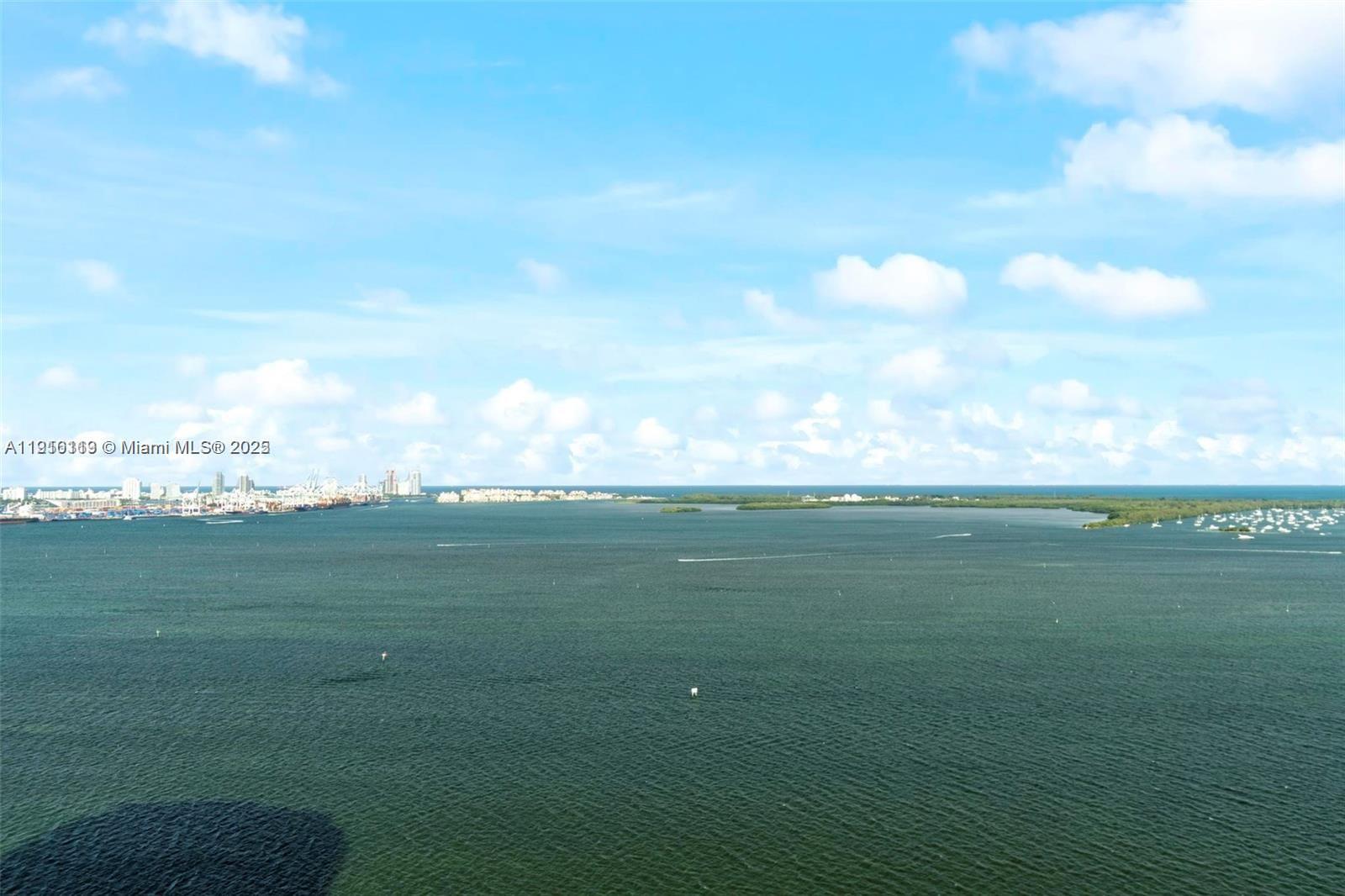 218 SE 14th St # 1003