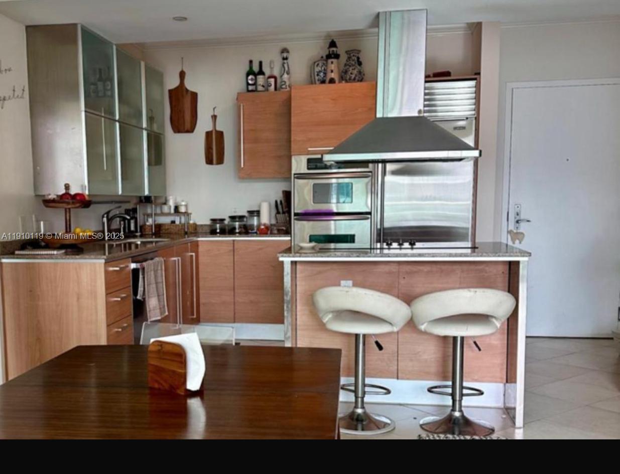 218 SE 14th St # 1003