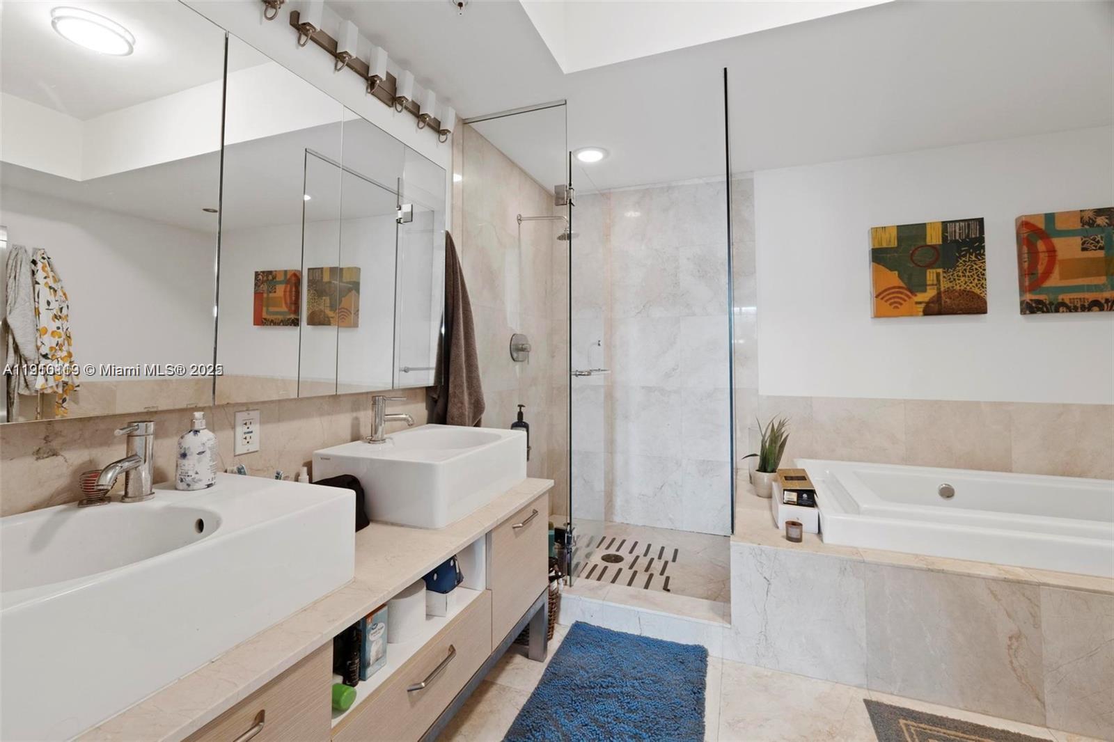 218 SE 14th St # 1003