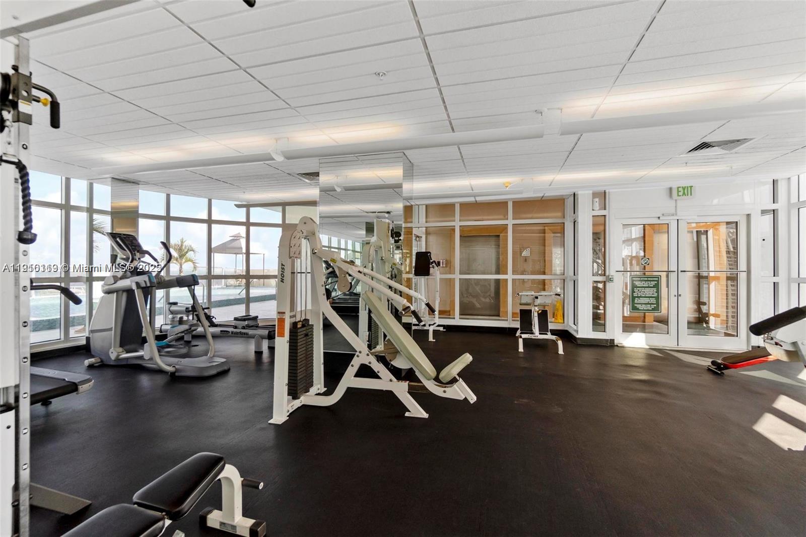 218 SE 14th St # 1003