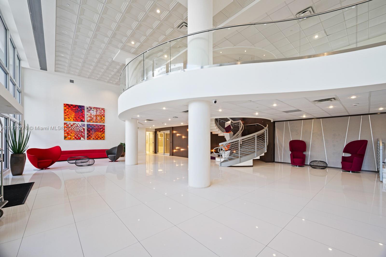 5701 Collins Ave Unit: PH01