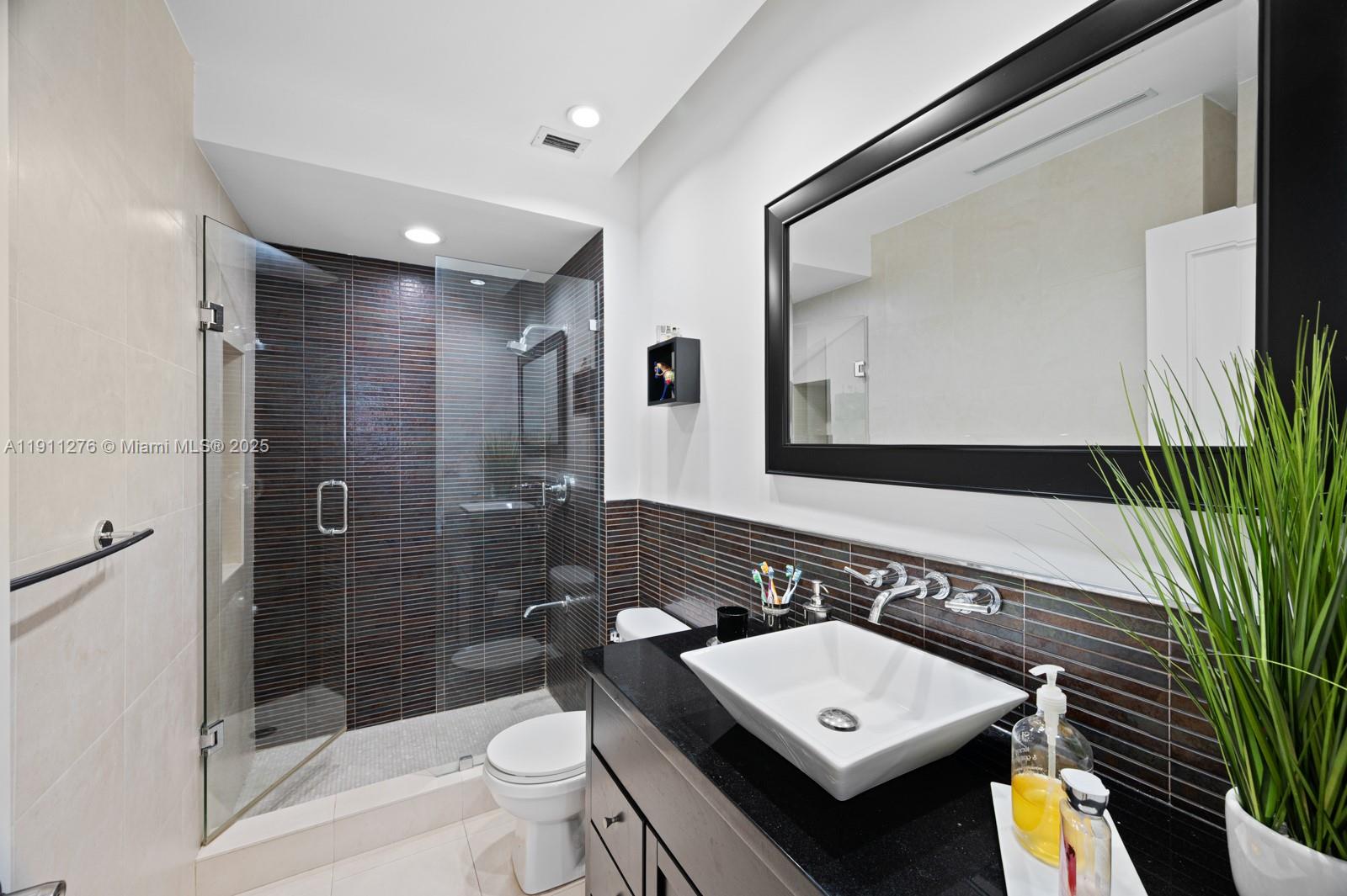 5701 Collins Ave Unit: PH01